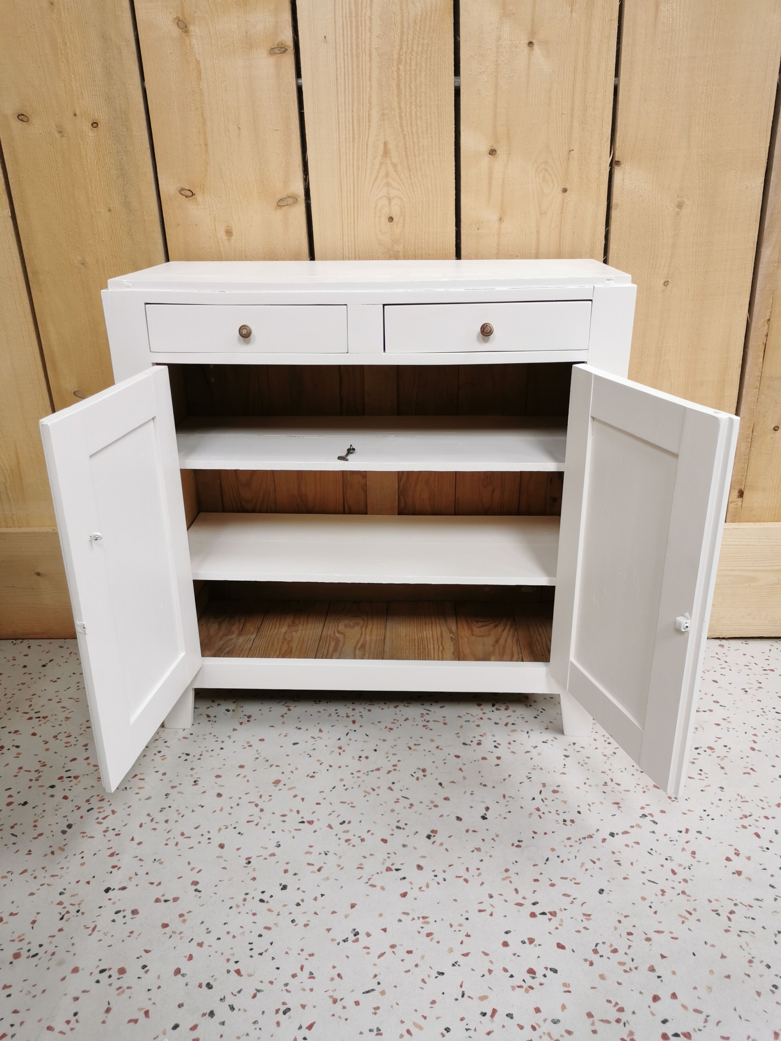 White parisian buffet