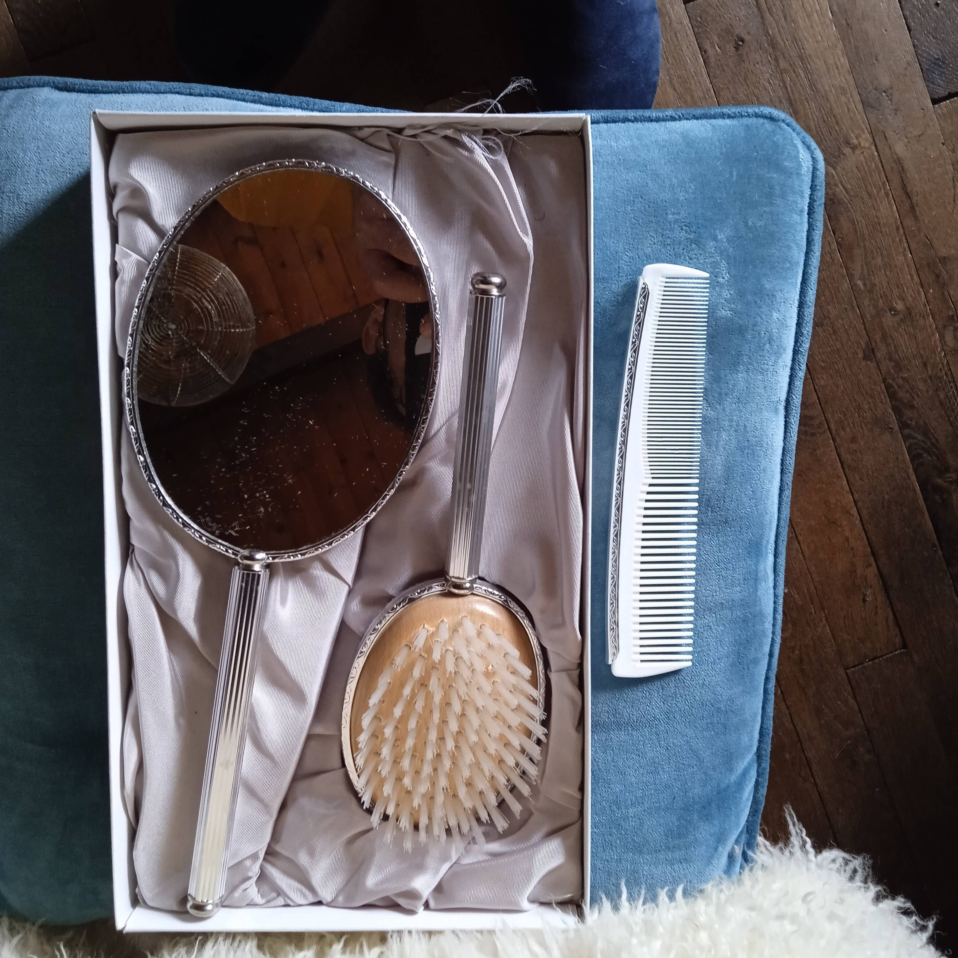 Set De Coiffure Vintage Art Déco - Miroir Et Brosse En Métal Doré Années 40-60