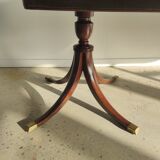 English dining room table in mahogany veneer late nineteenth with two extensions (from 1m80 to 2m80)