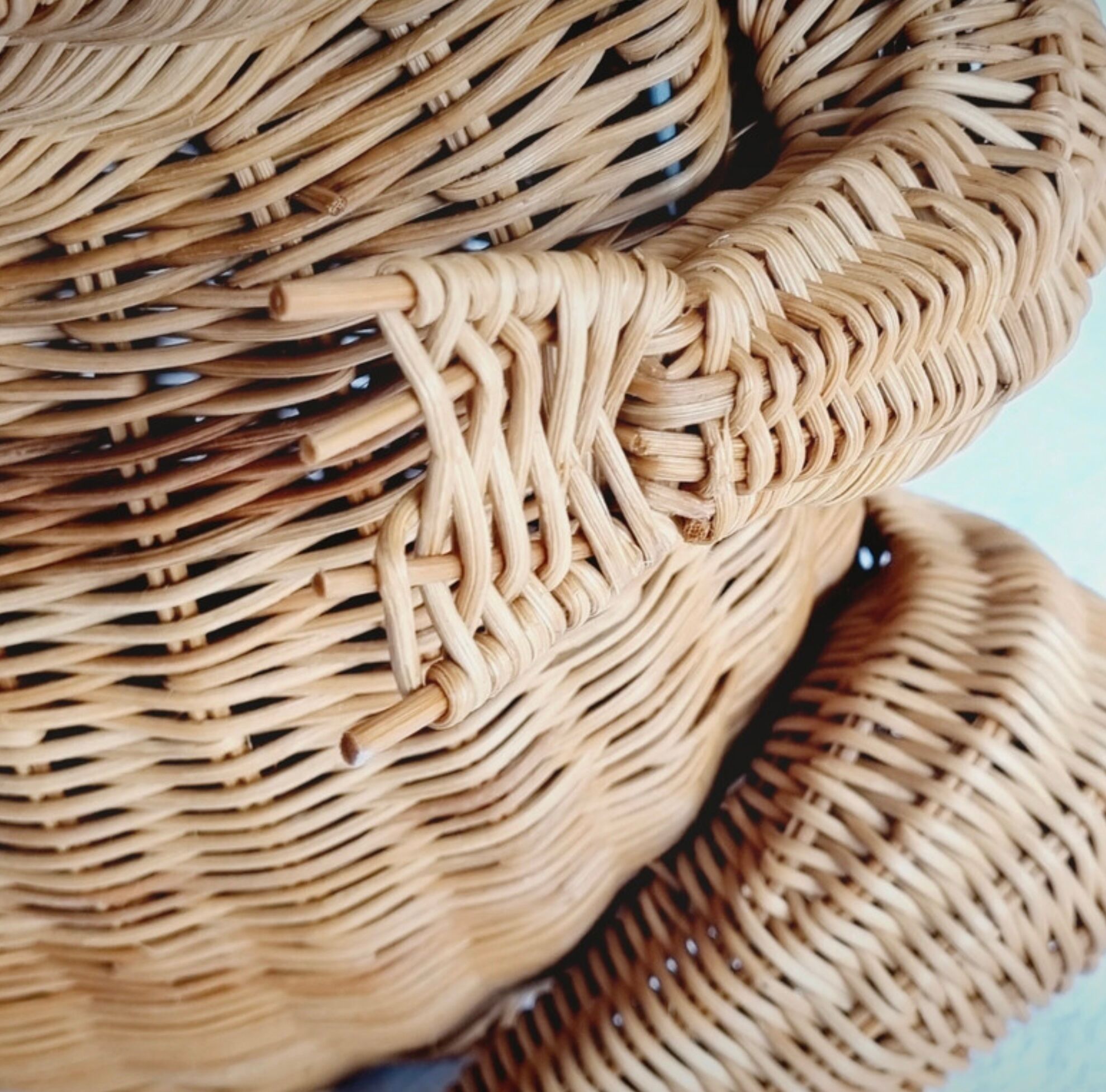 Wicker frog magazine holder Olivier Cajan