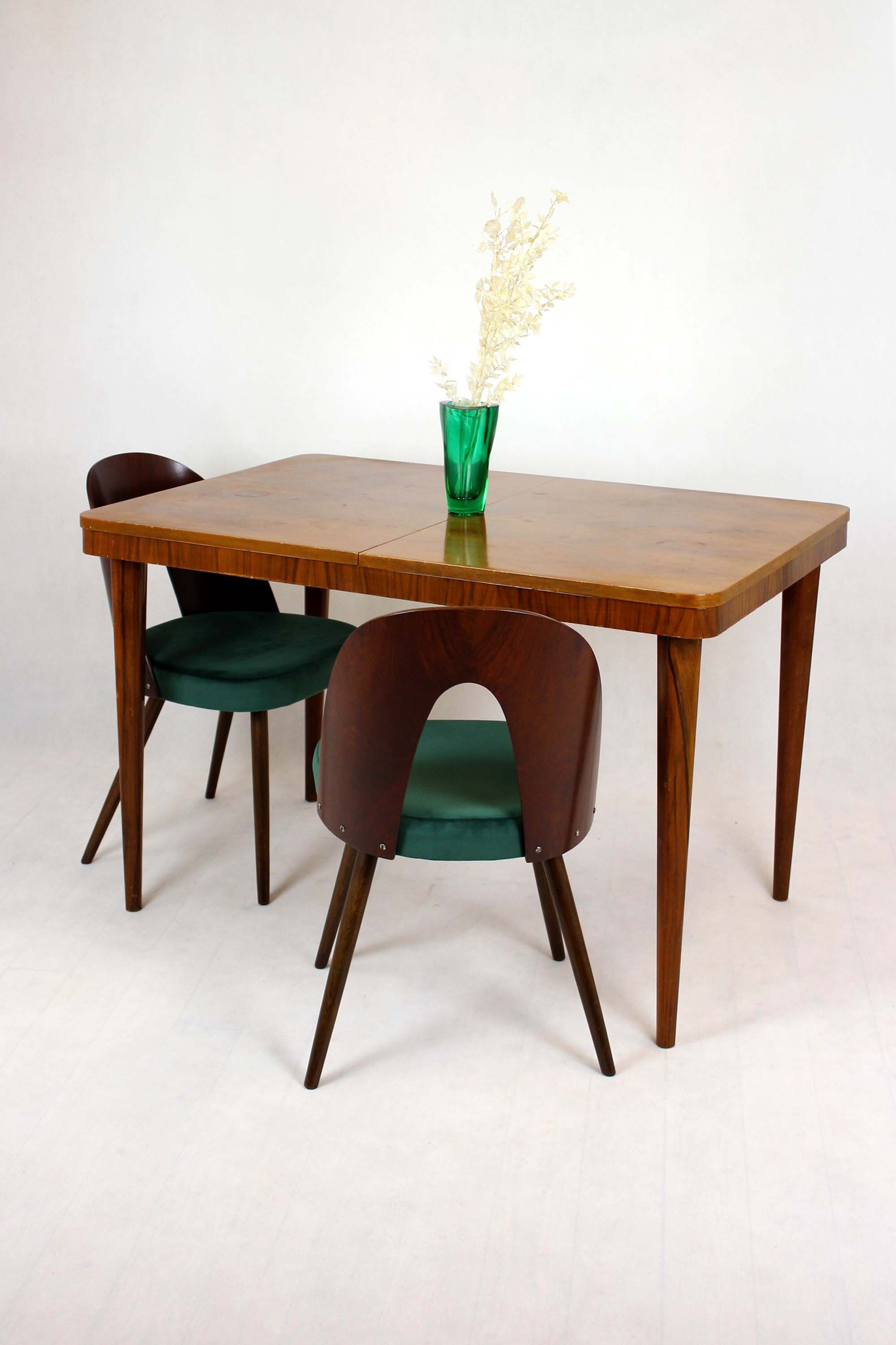 Table à manger à rallonge en noyer de Mier, années 1950