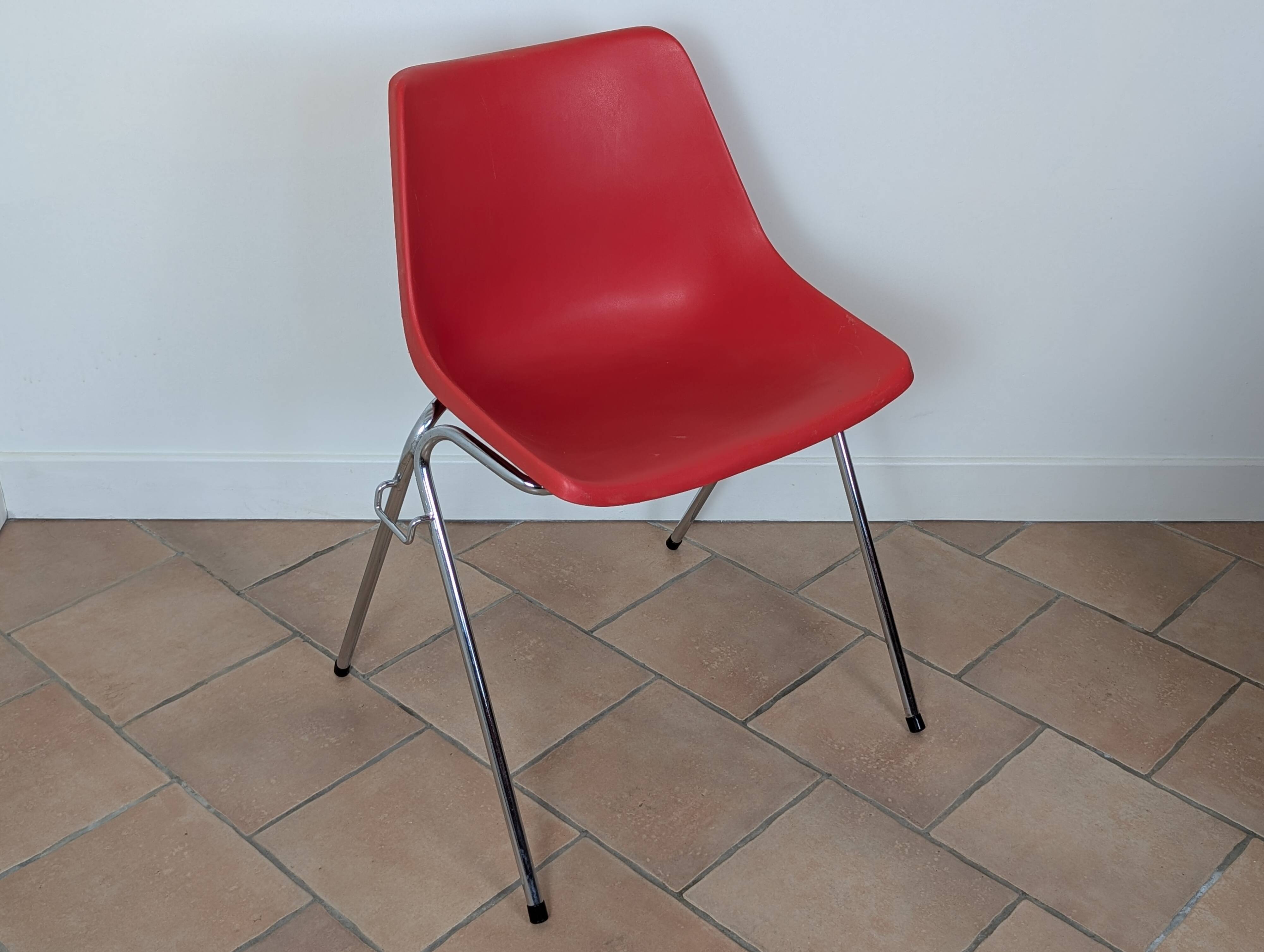 Lafargue L202 stackable chairs