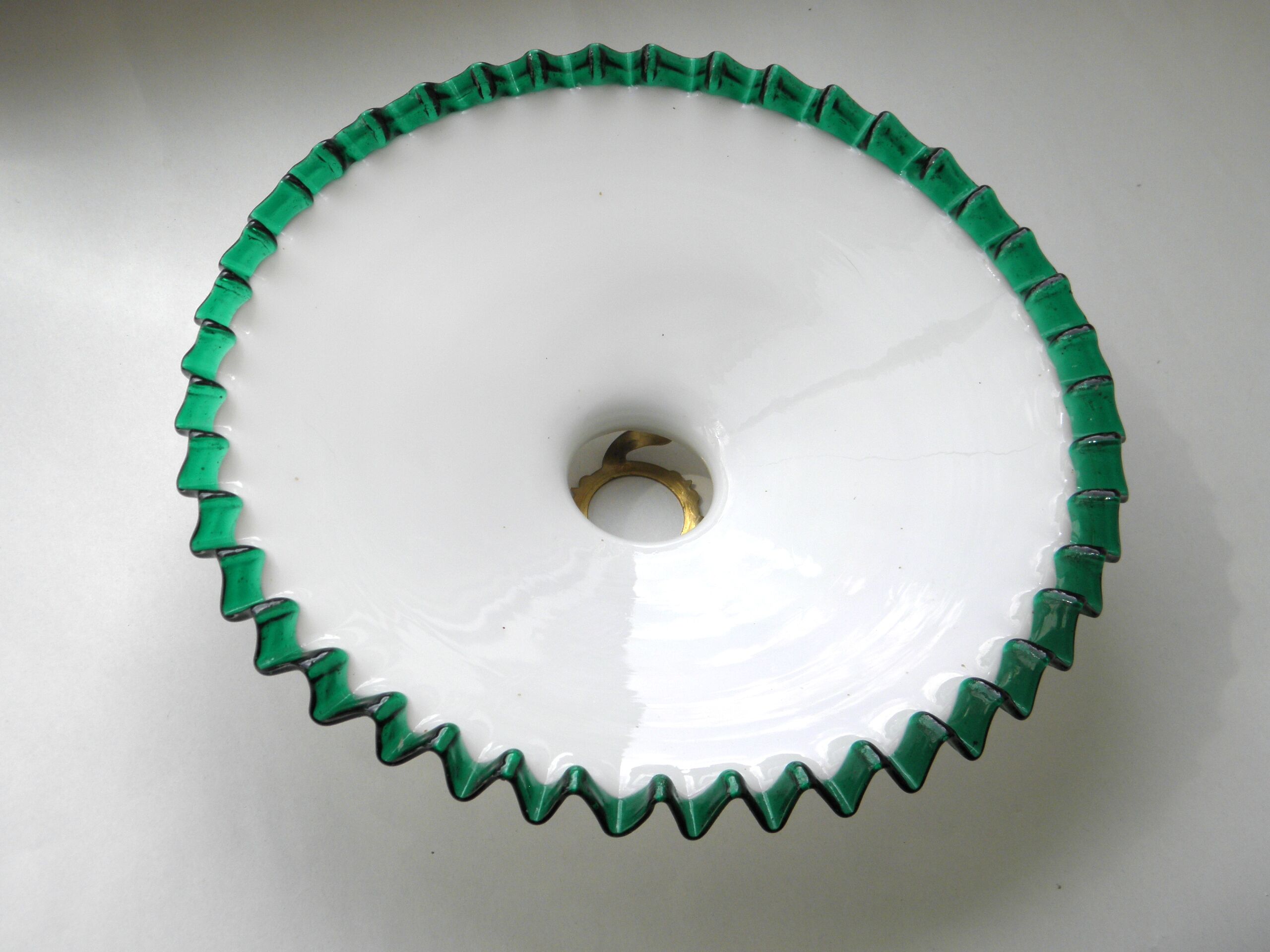 Hanging lamp in opaline with scallops