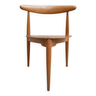 Chaise tripode cœur année 50