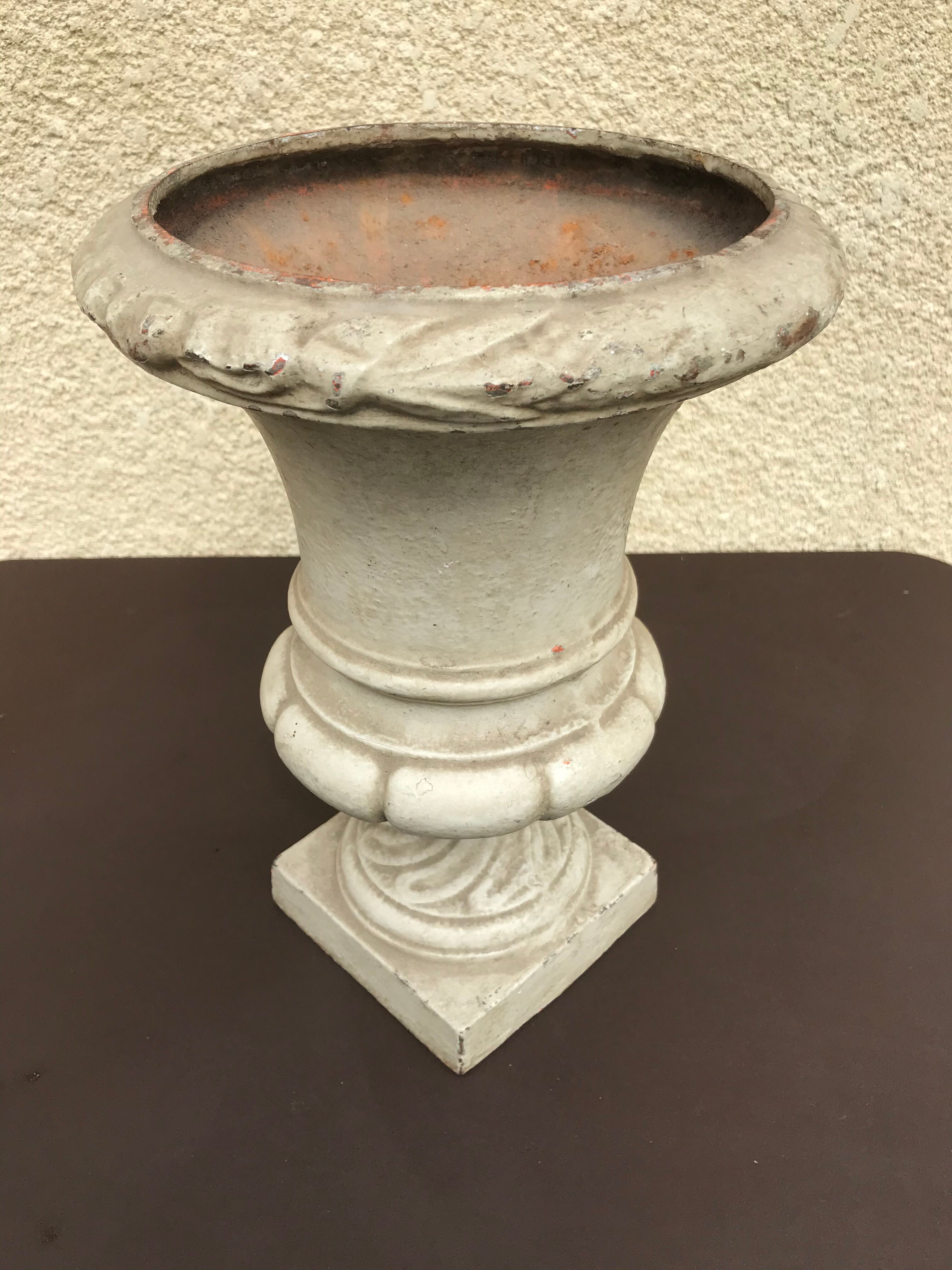 Old Médicis vase
