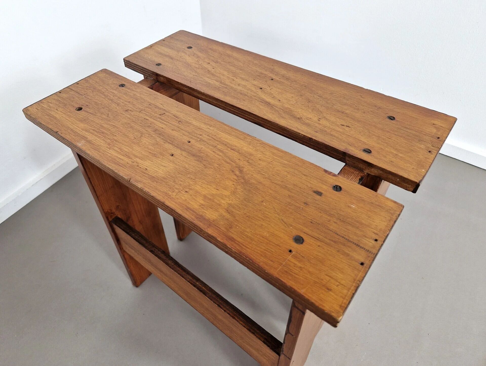 Modernist side table | 1960s