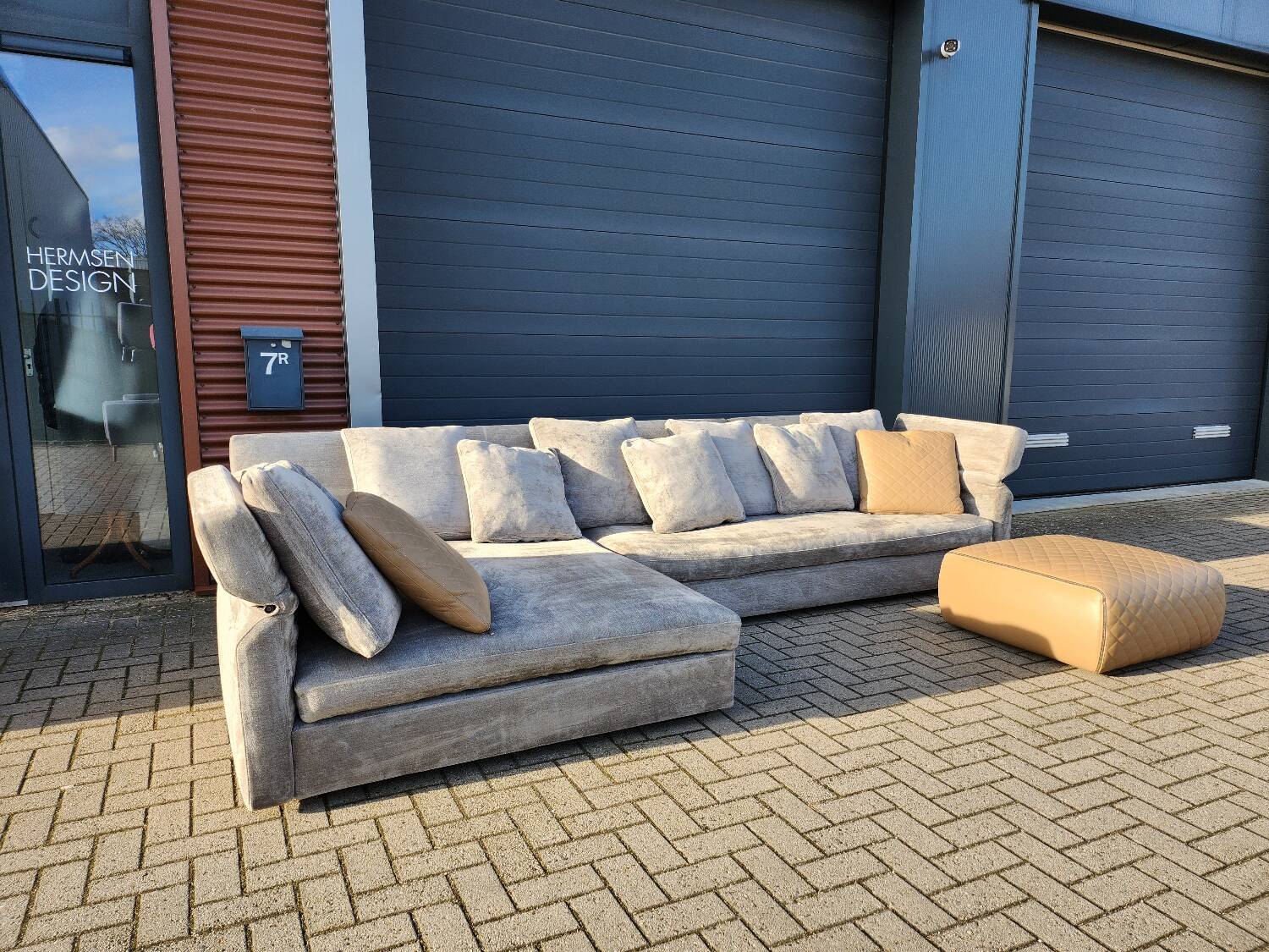 Minotti Collar sofa by Rodolfo Dordoni