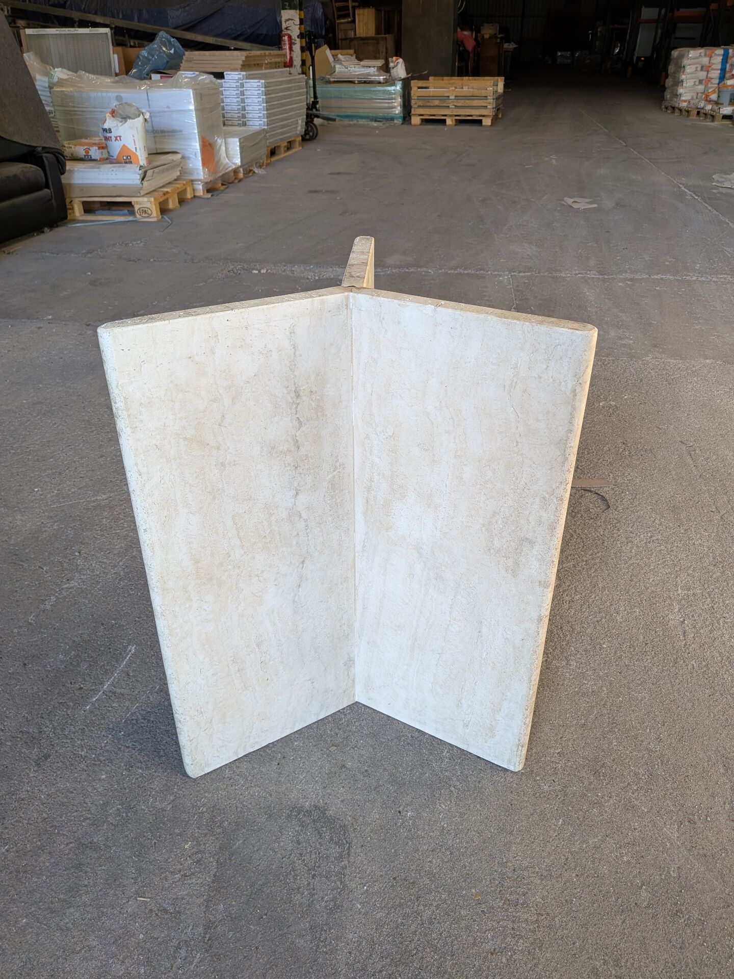 Table de salle à manger en travertin 