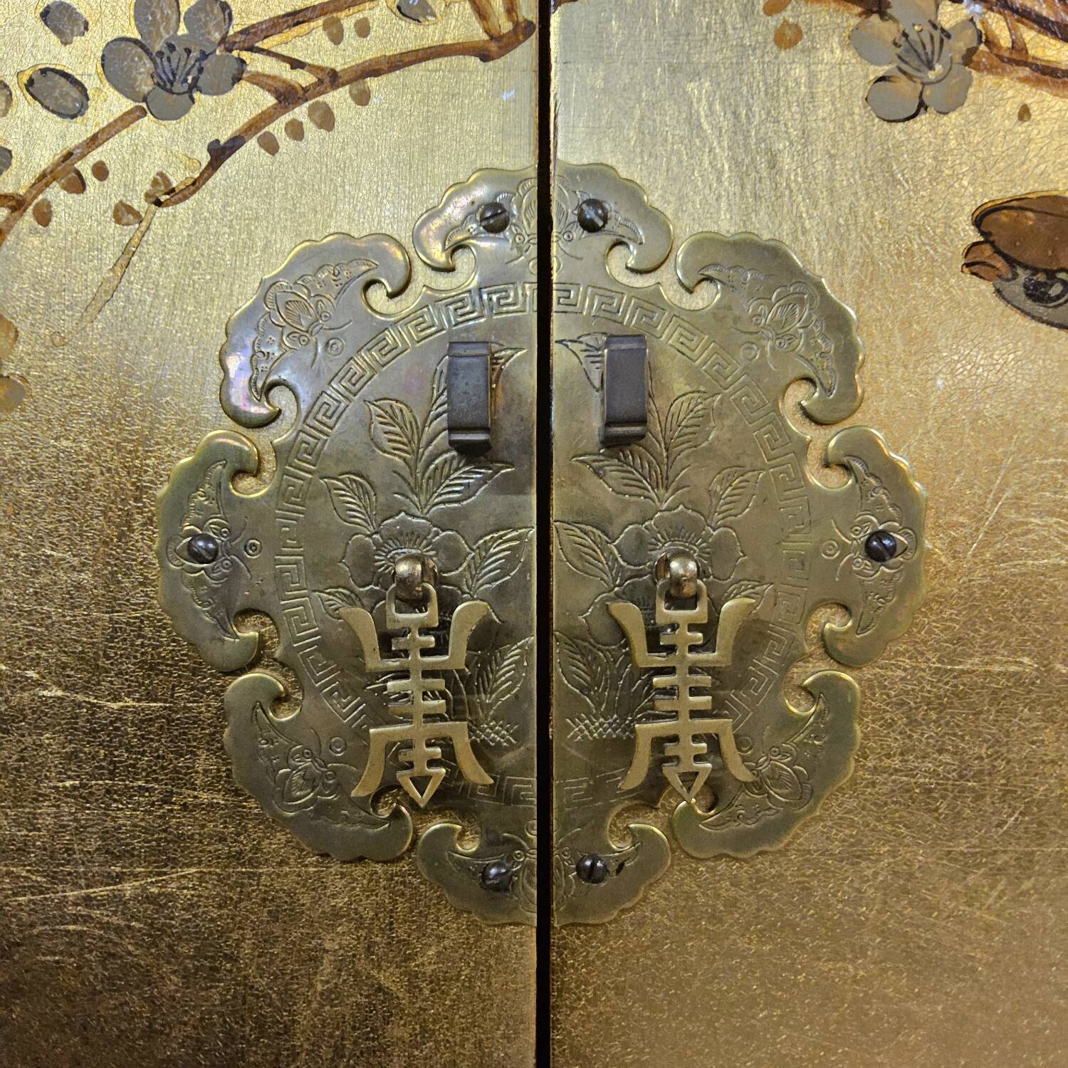 Vintage Chinese cabinet with gold leaf and flowers / oriental cabinet