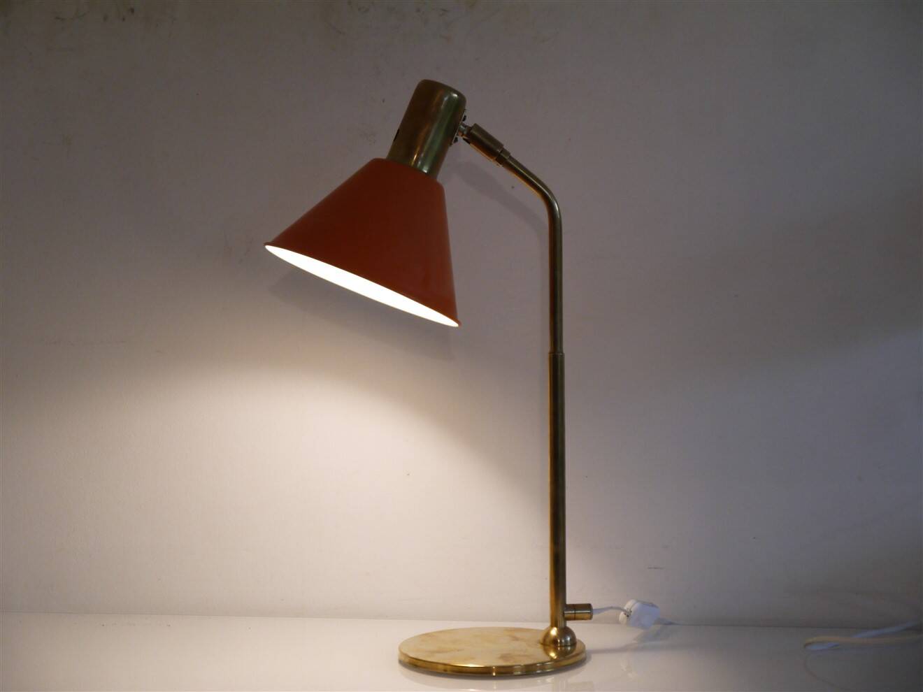 Scandinavian lamp in metal and brass from the 1970s.