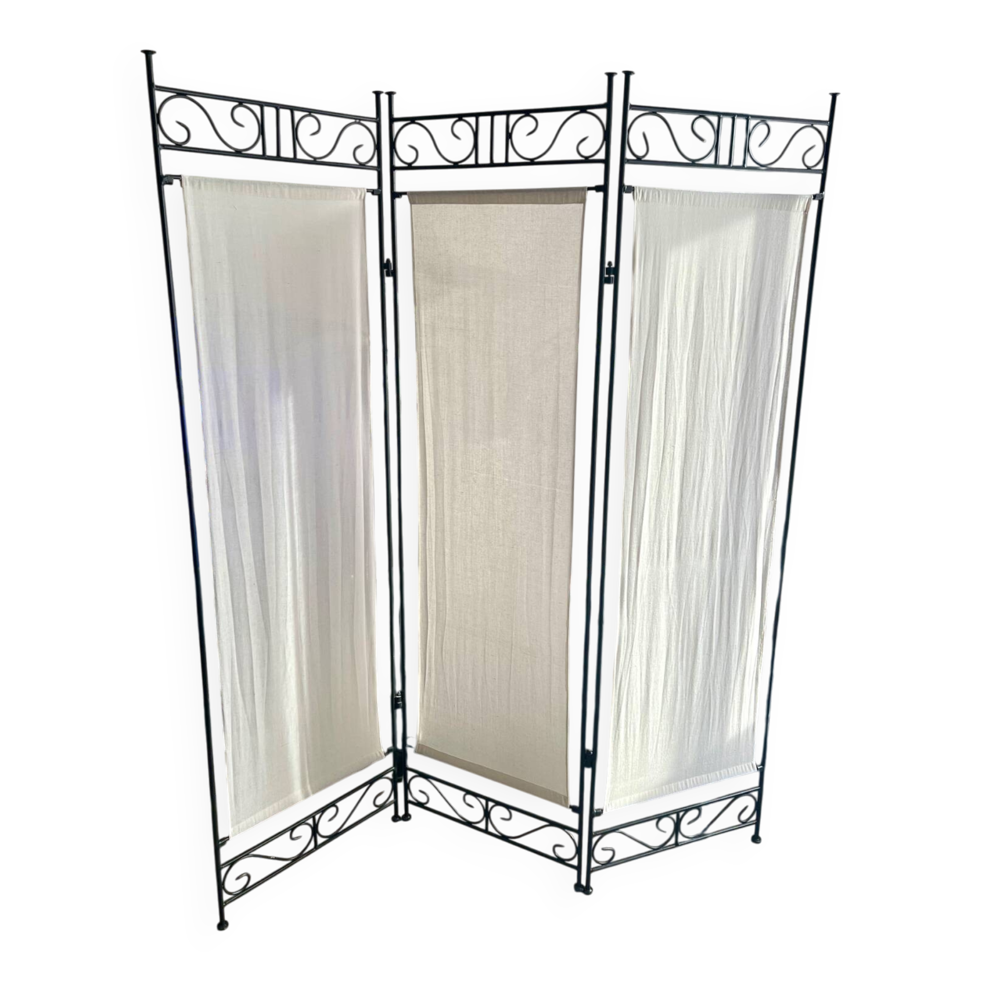 Wrought iron screen with 3 panels – very good condition