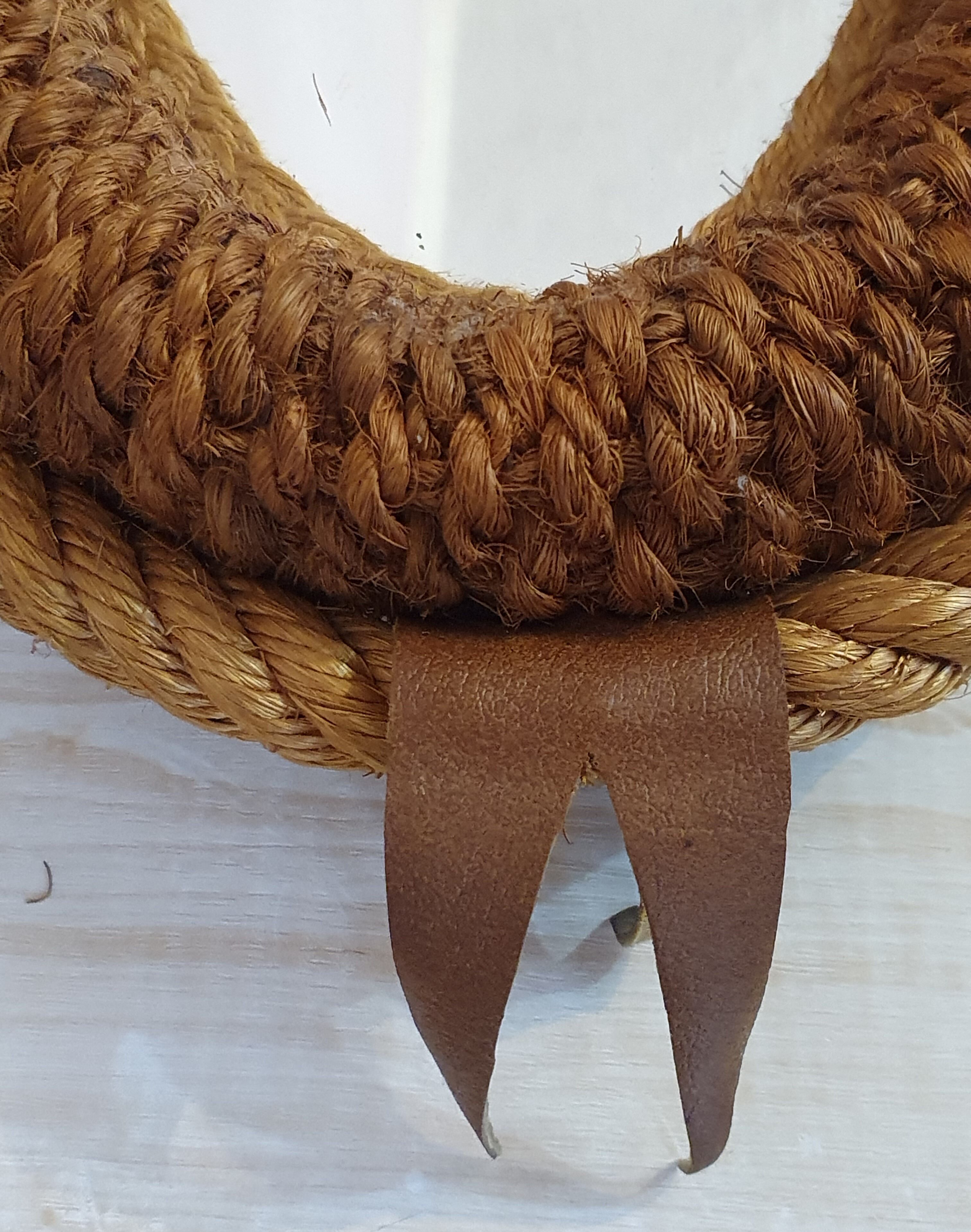 Mirror horse necklace ropes