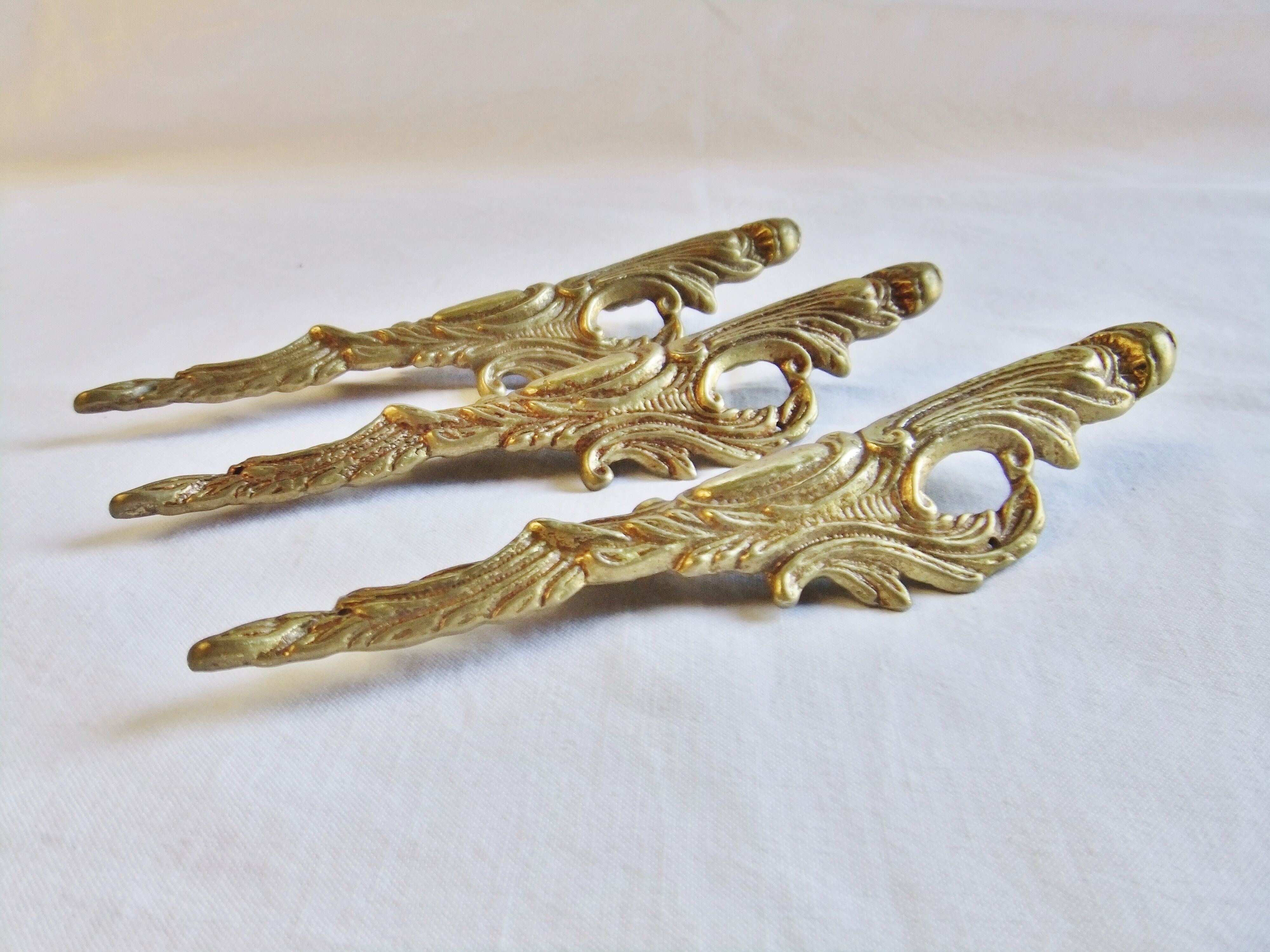 Antique bronze corner furniture ornaments