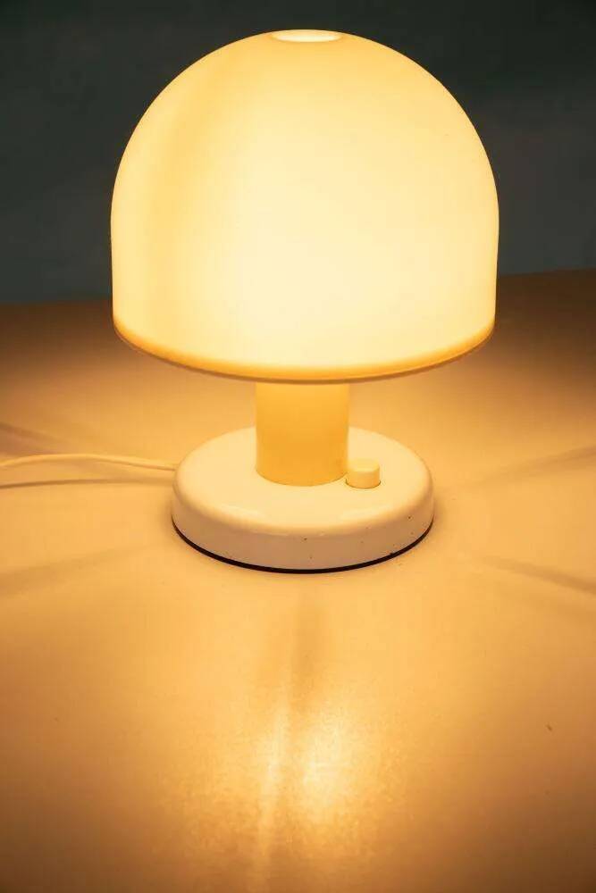Mushroom table lamp, space age design, Italian 1970s.
