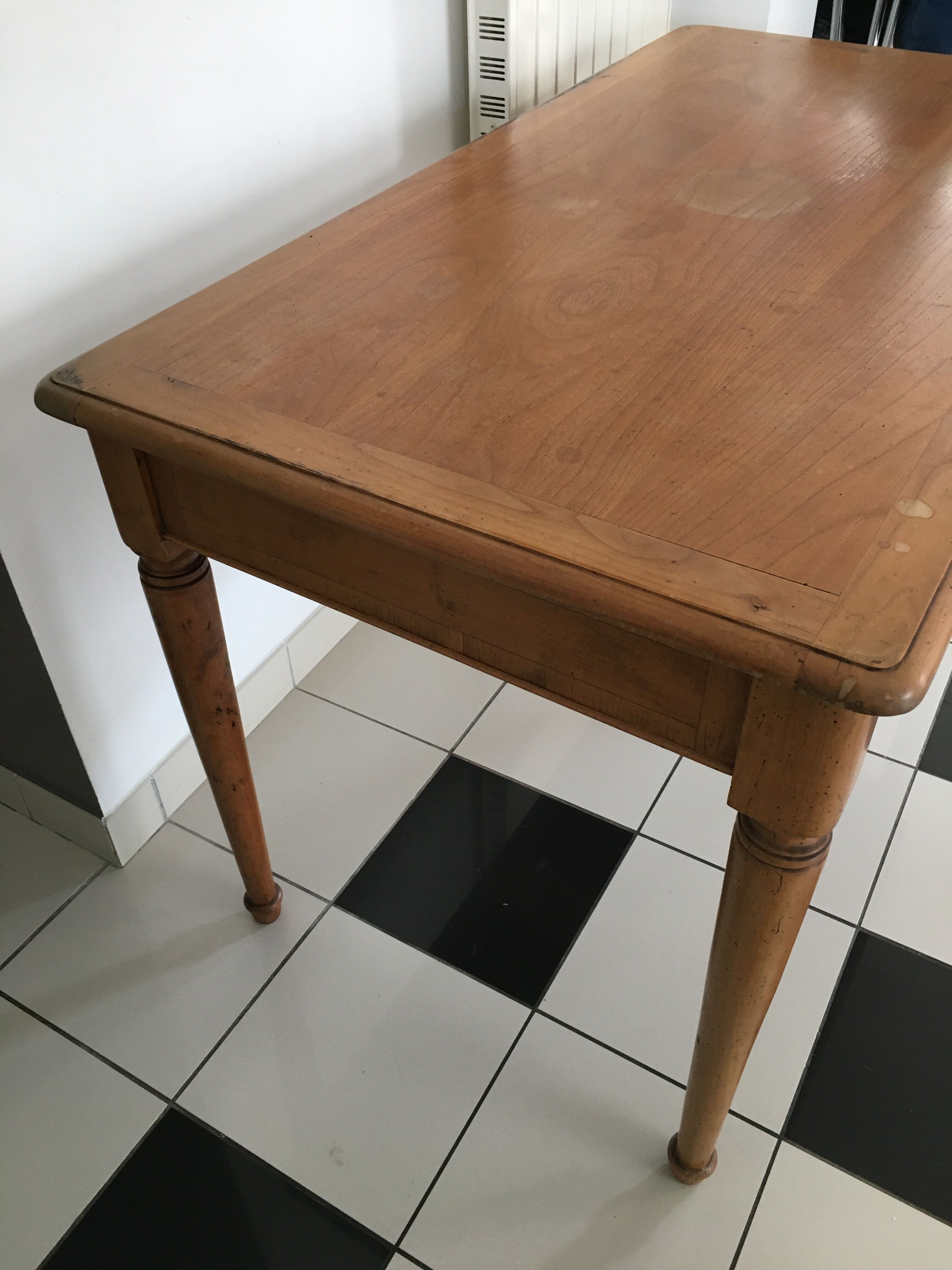 Wooden desk 2 drawers