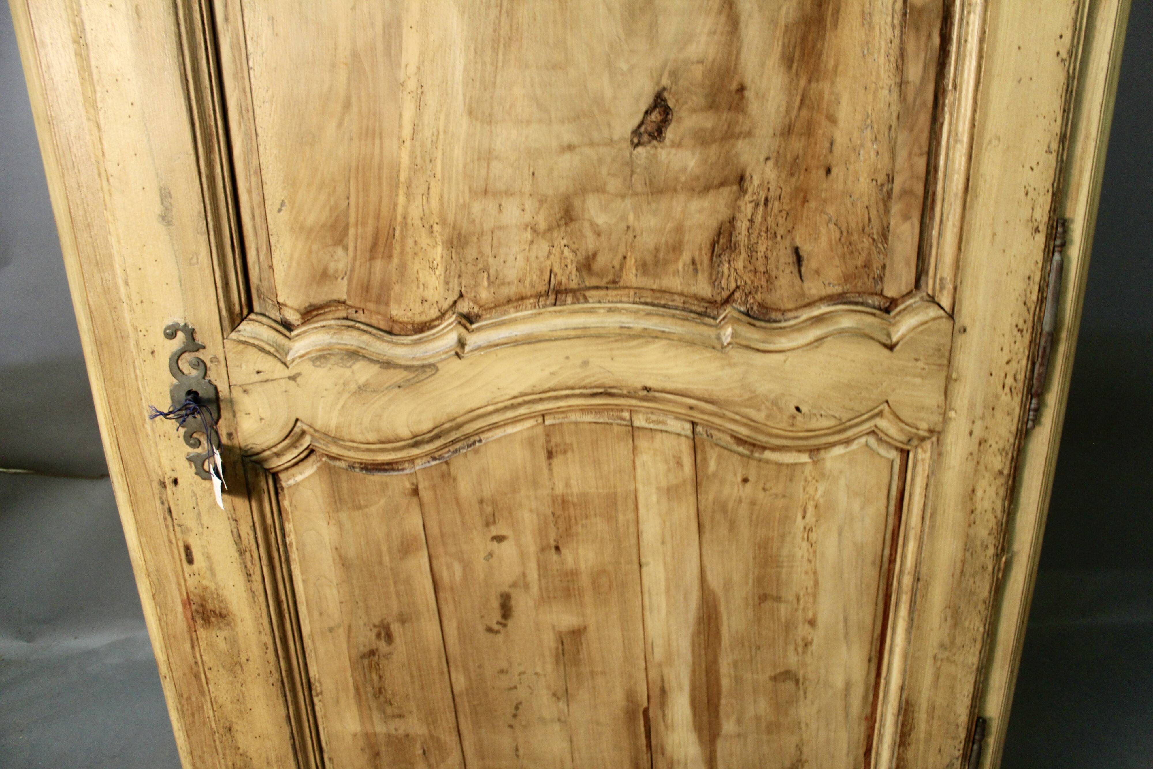 18th louis xv bonnetière in walnut