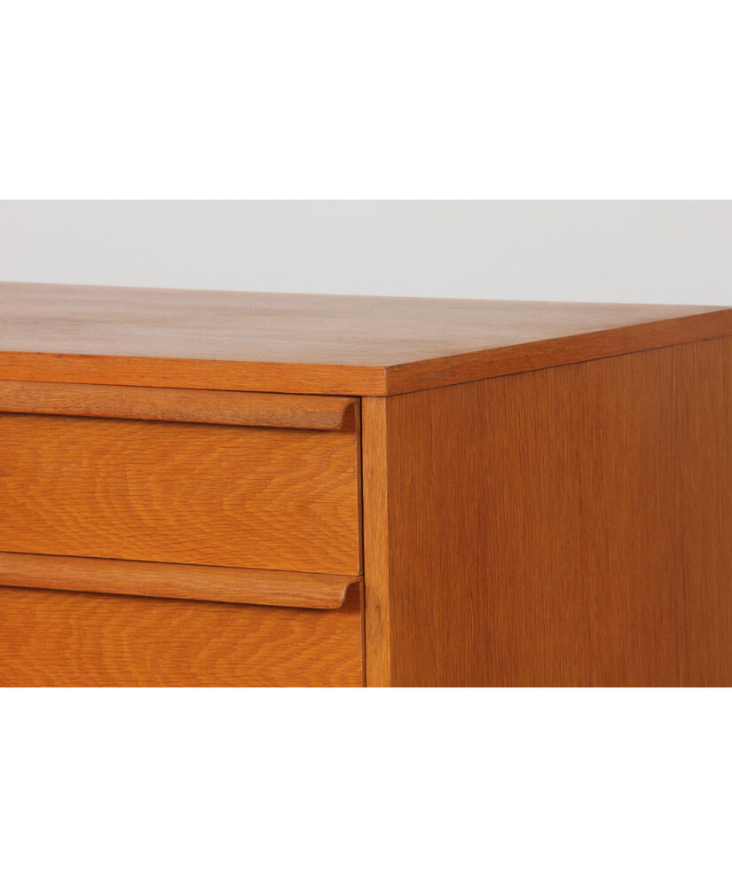 Commode vintage en chêne éditée par Drevozpracujici podnik, 1960
