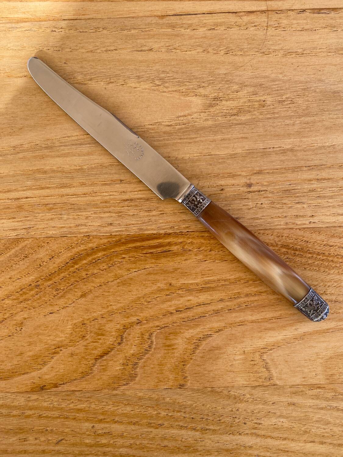 Box of 24 horn knives