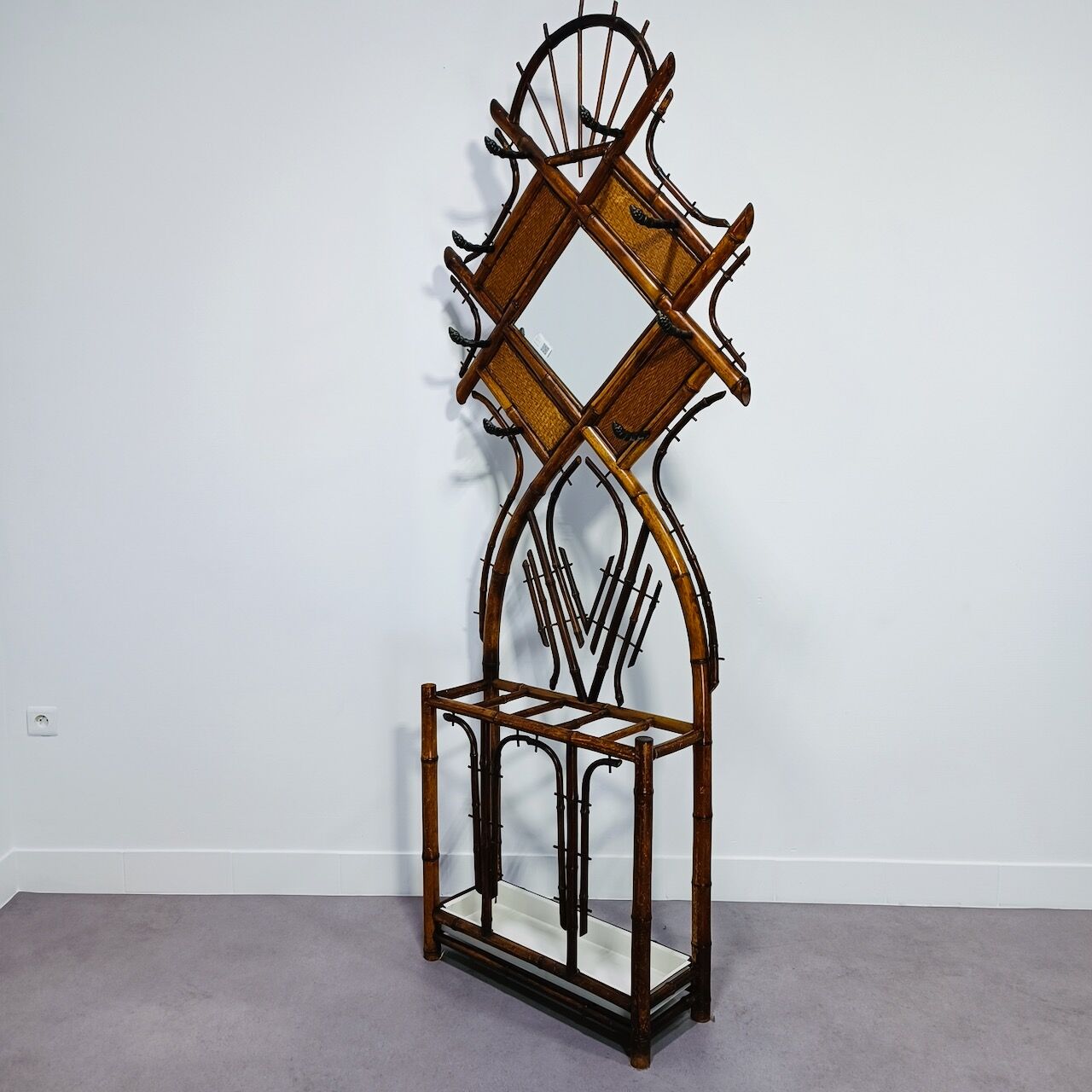 Portemanteau en bambou avec porte-parapluie