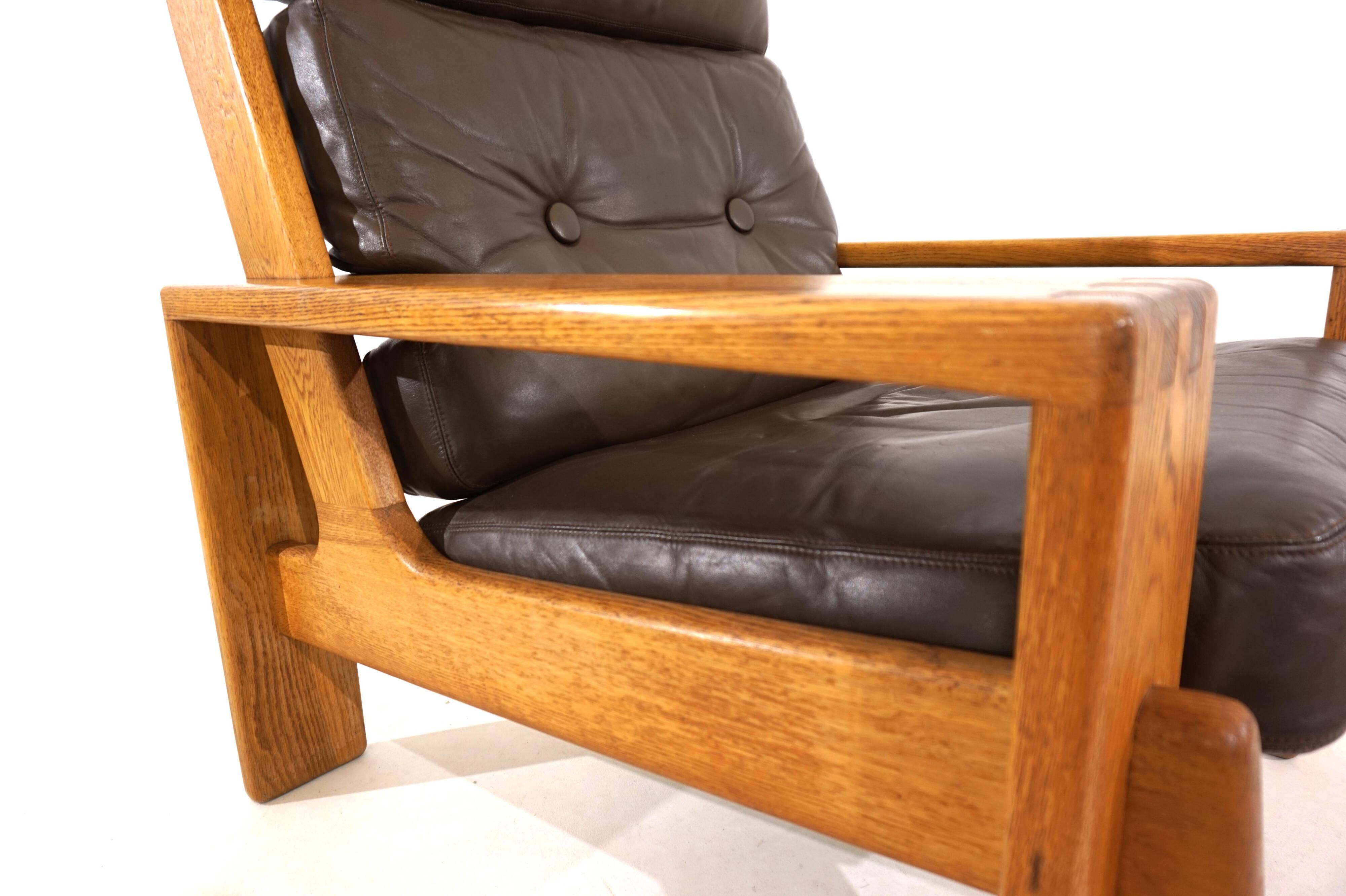 Fauteuil en cuir marron à dossier haut Asko Bonanza par Esko Pajamies