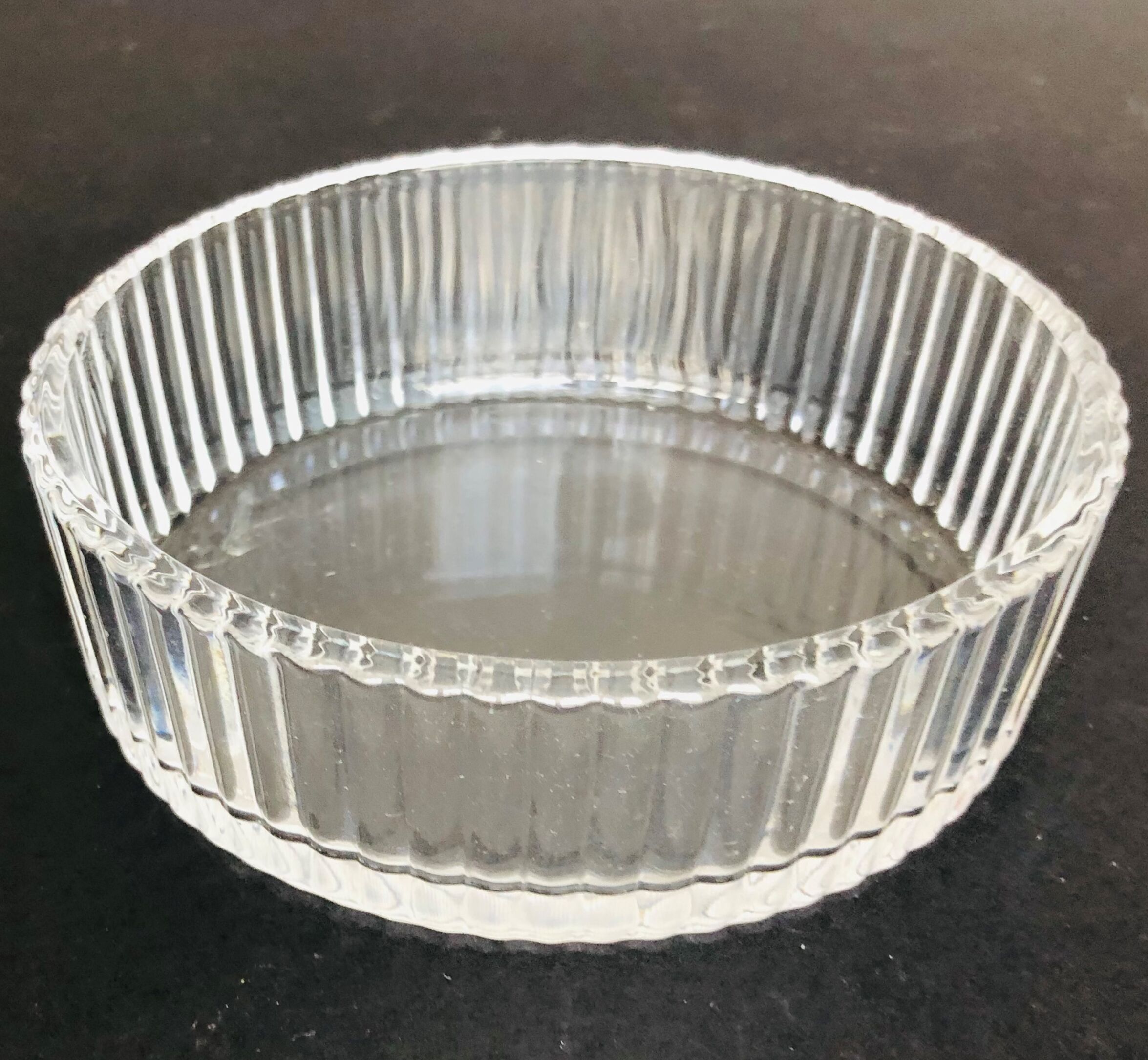 Oval glass box with pink engraved decoration