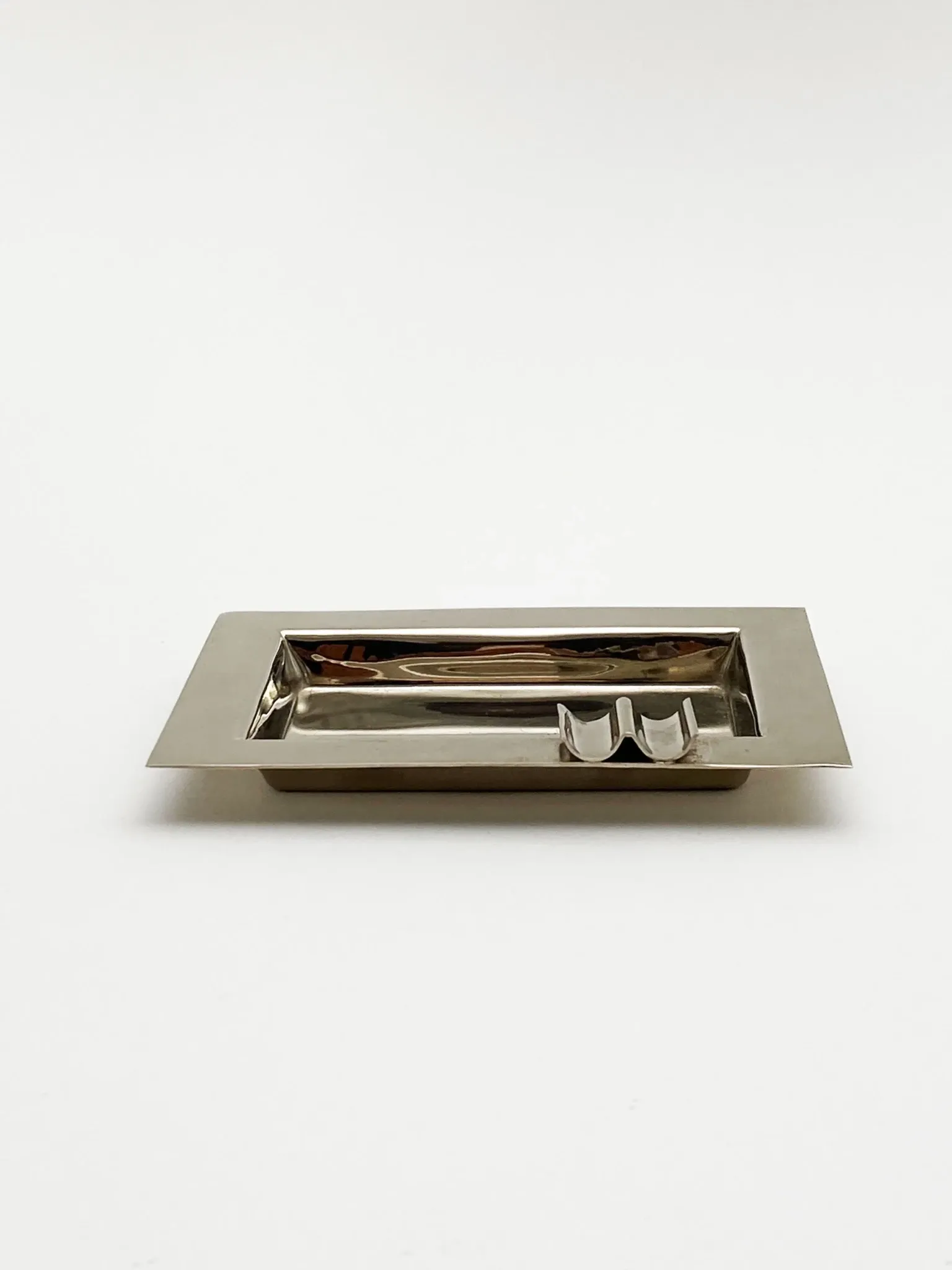 Cendrier moderniste