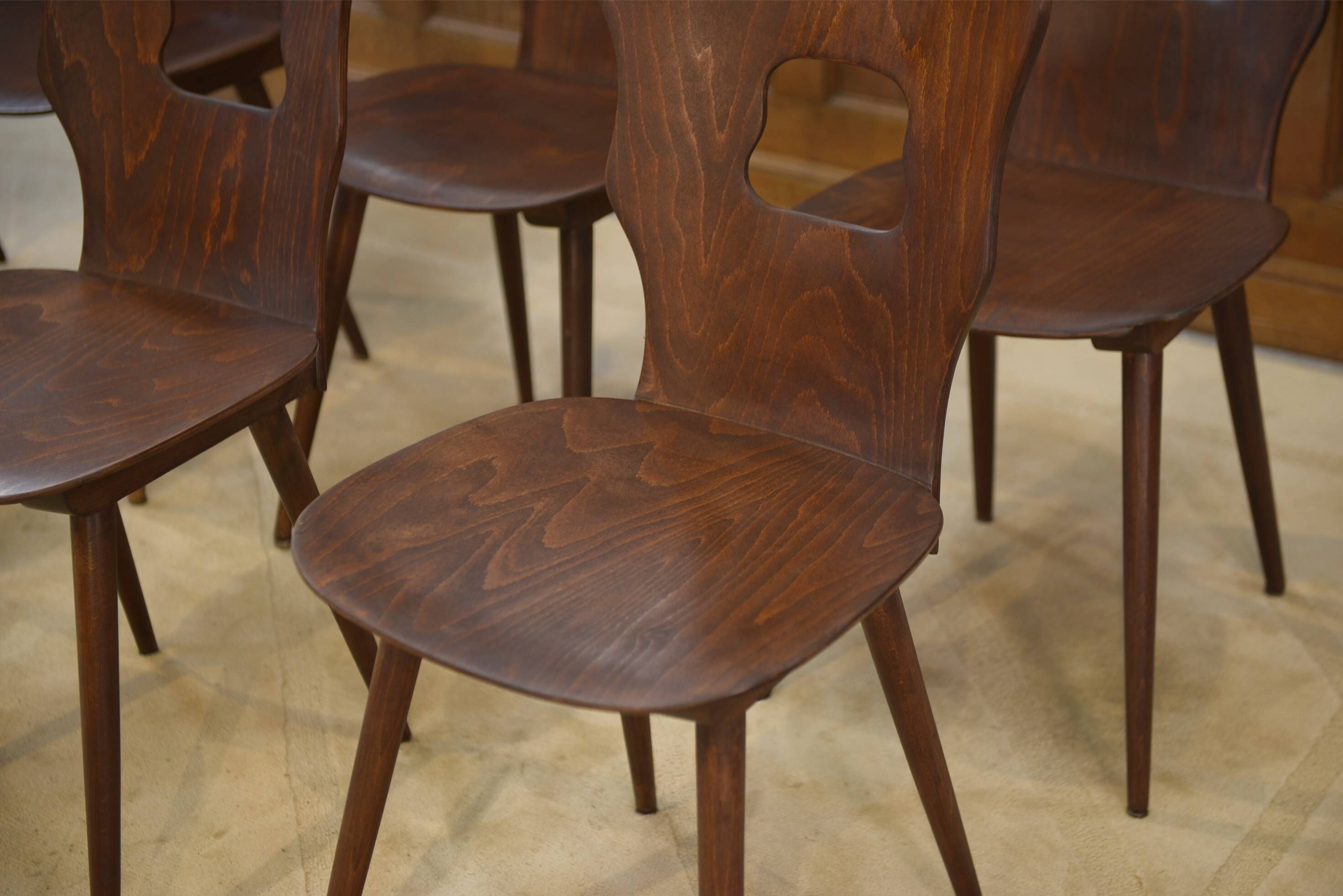 Ensemble de 8 chaises Baumann modèle “Gentiane” Henri Julien 1960’s