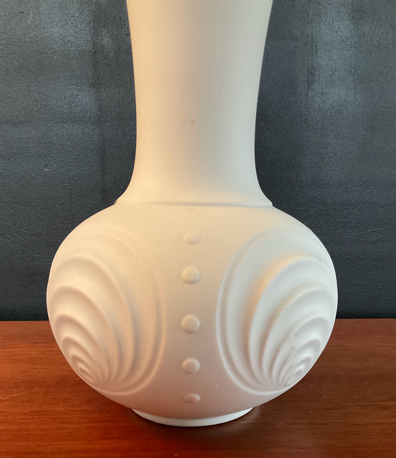 Seltmans Op Art vase Germany in biscuit porcelain from the 1960s.