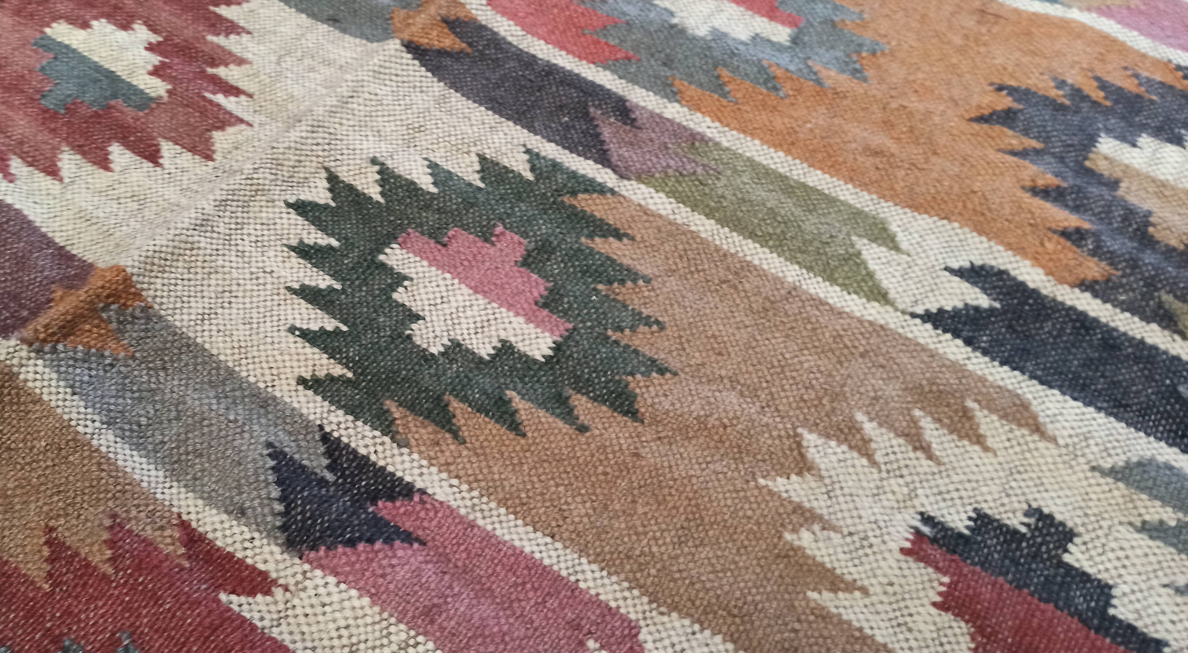 Kilim rug in jute and cotton. 150cm x 240cm