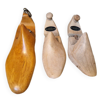 Set of 3 wooden shoe trees