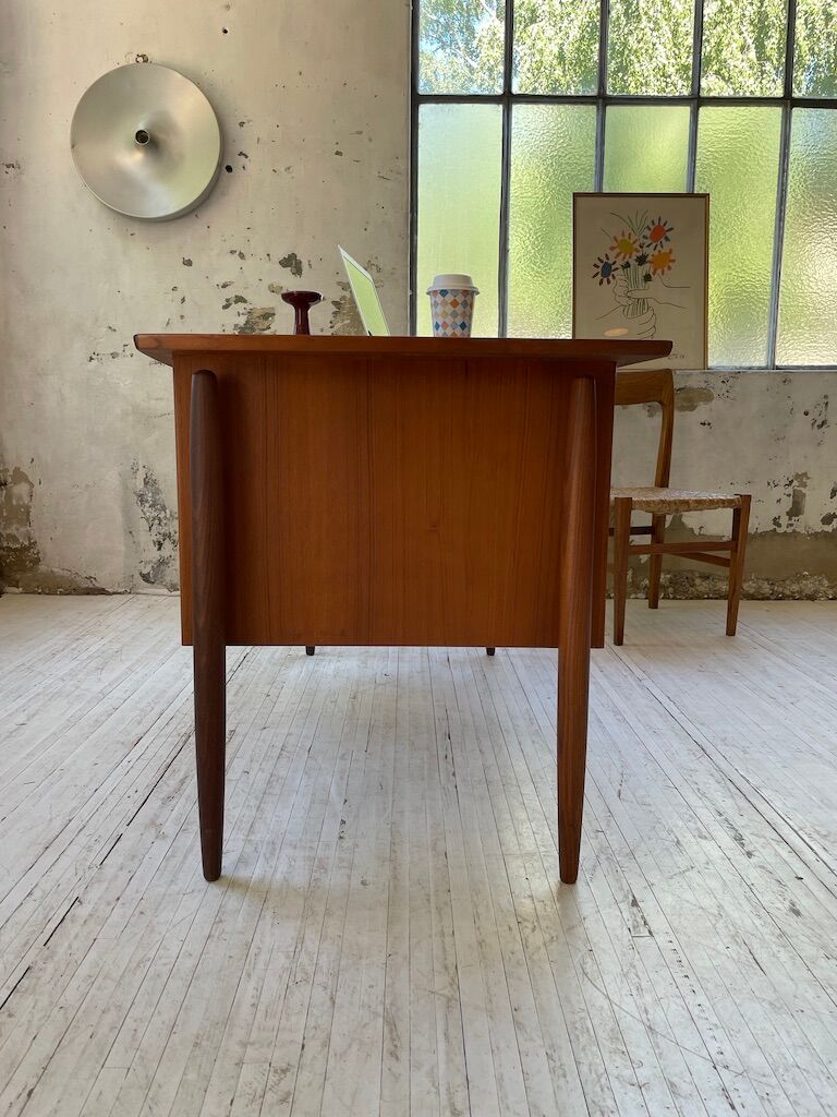 Scandinavian "boomerang" two-sided teak desk Midtjydsk Mobelfabrilk