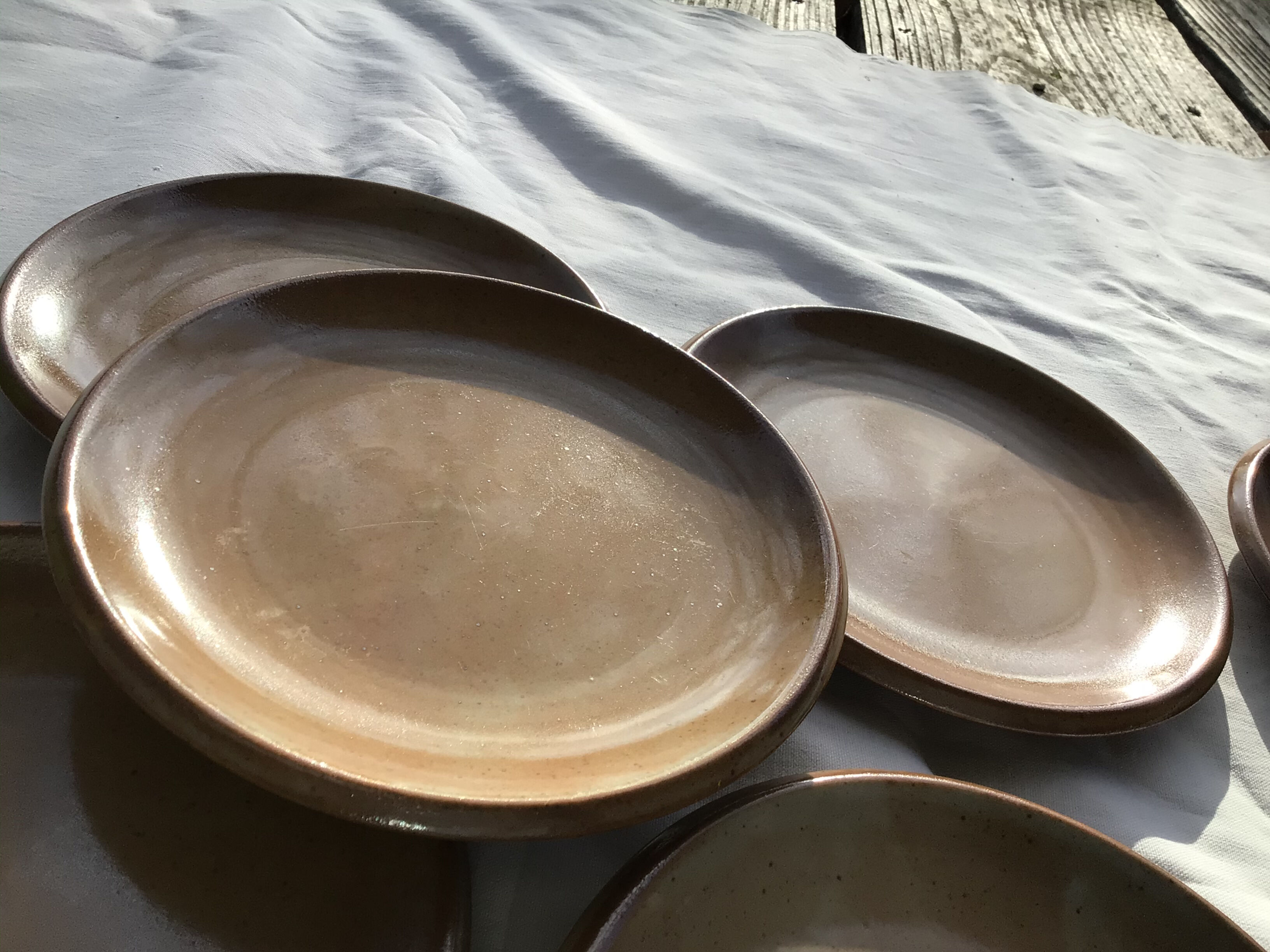 11 Dessert plates Brenne, speckled with caramel