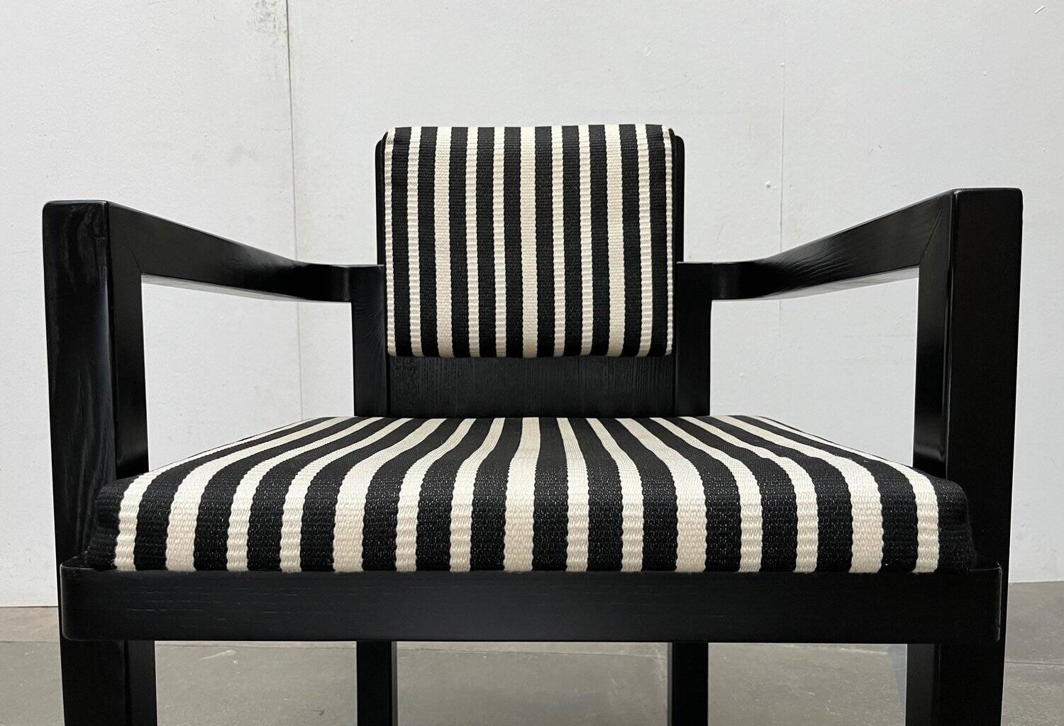 German armchair model D51 Fagus with Bauhaus pattern cushion by Walter Gropius for Tecta