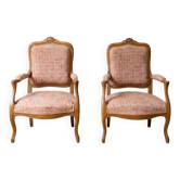 Paire de fauteuils Louis XV en noyer blond