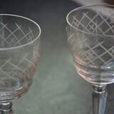 2 petits verres sur pied ciselés