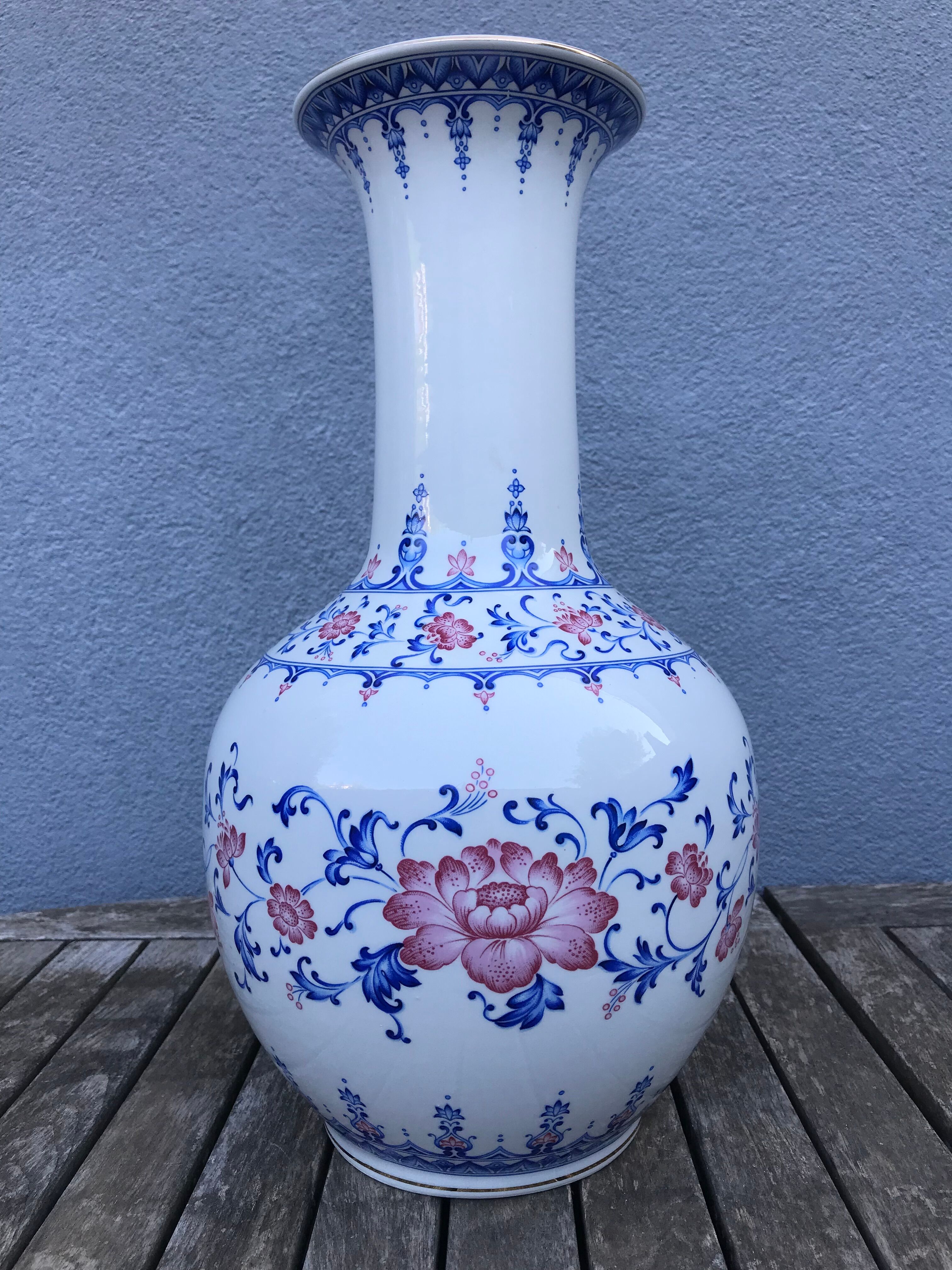 Italian ceramic vase FG