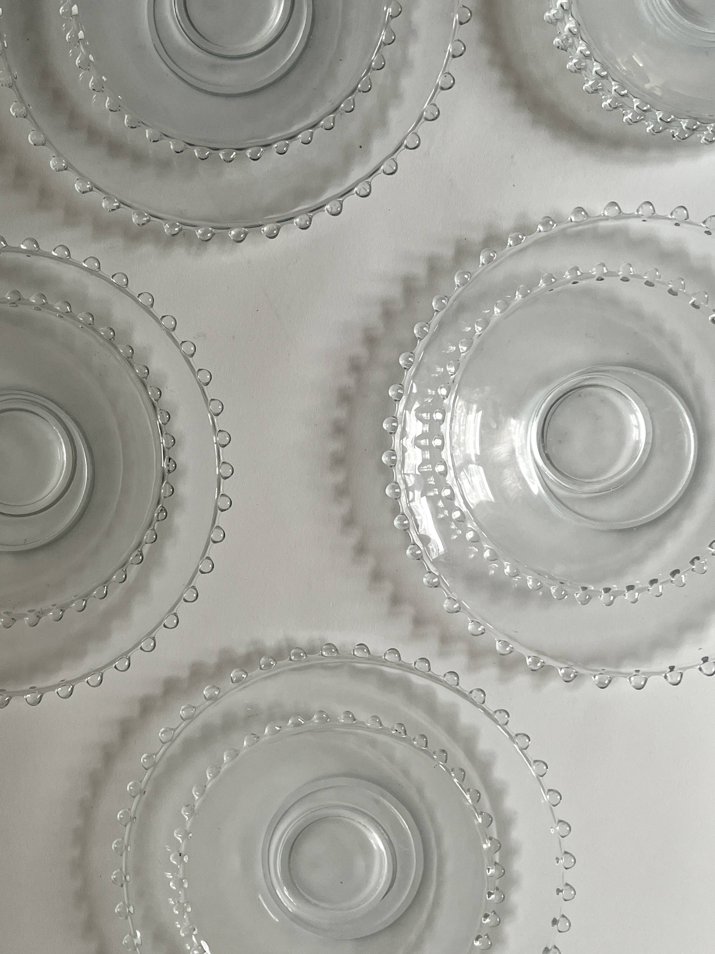 19-piece set of plates and dessert plates in bubbled glass