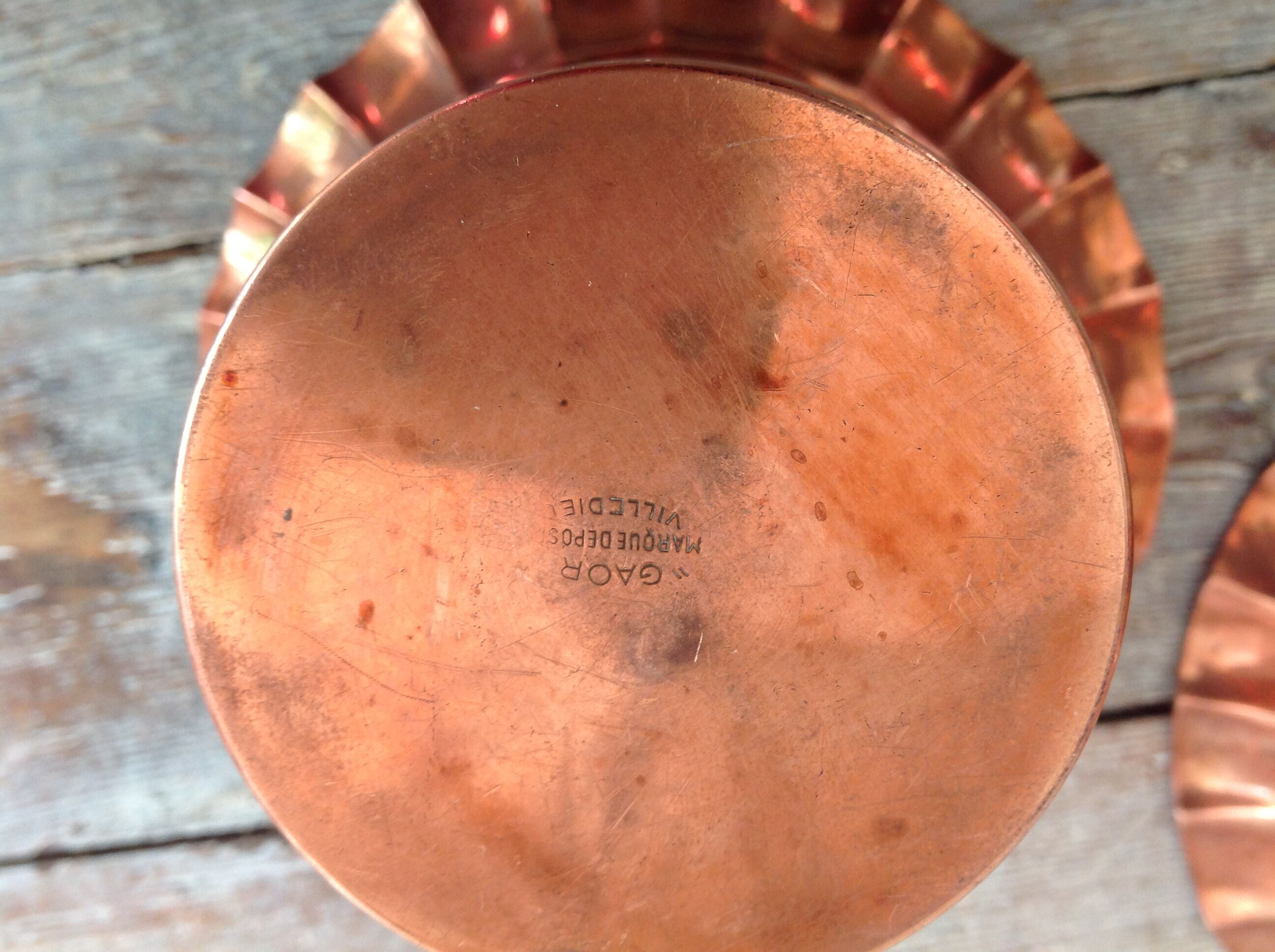 Duo of cache copper pots