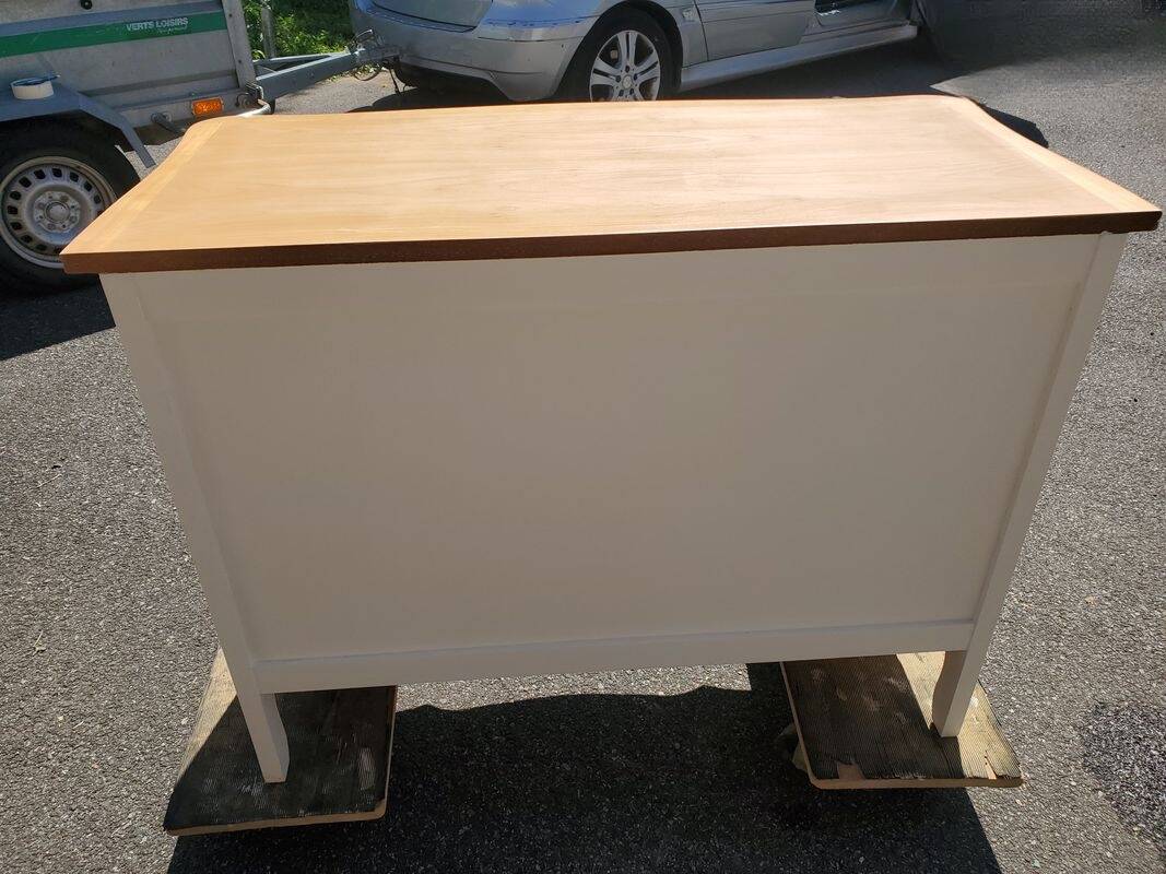 Antique chest of drawers