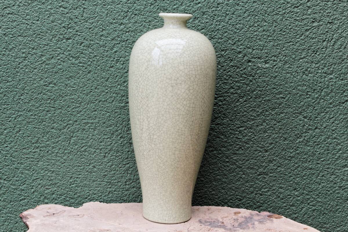 Cracked porcelain vase from China