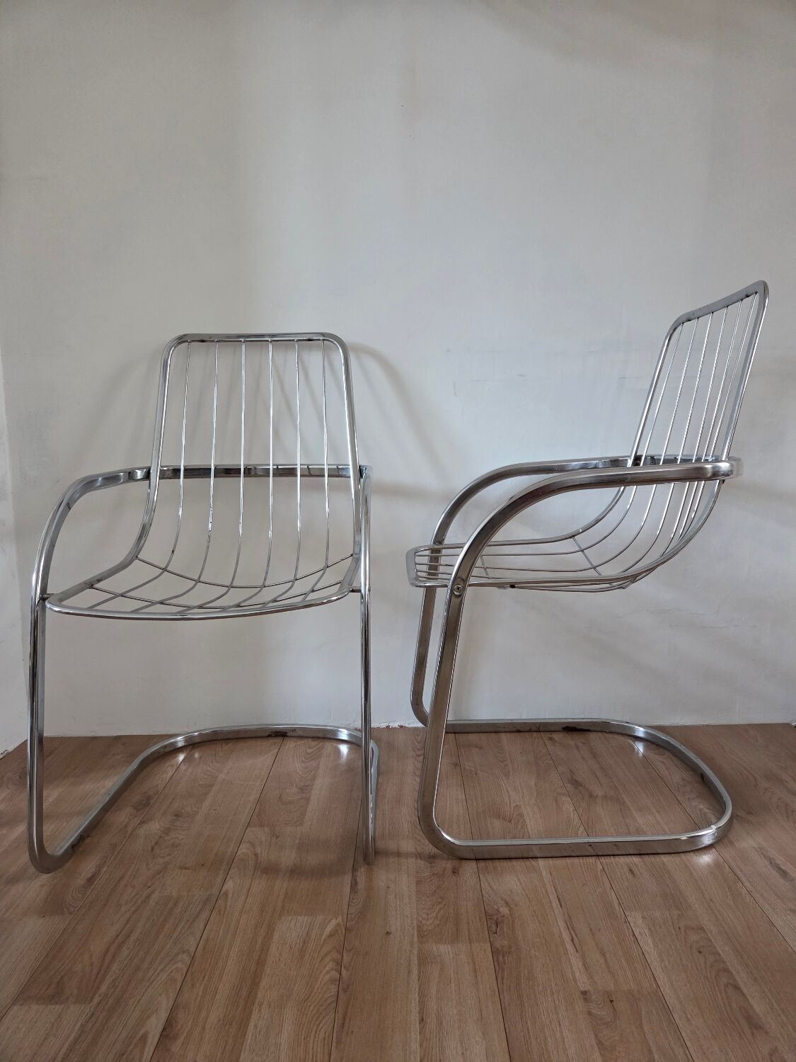 Cidue pair of chairs, 1970s.