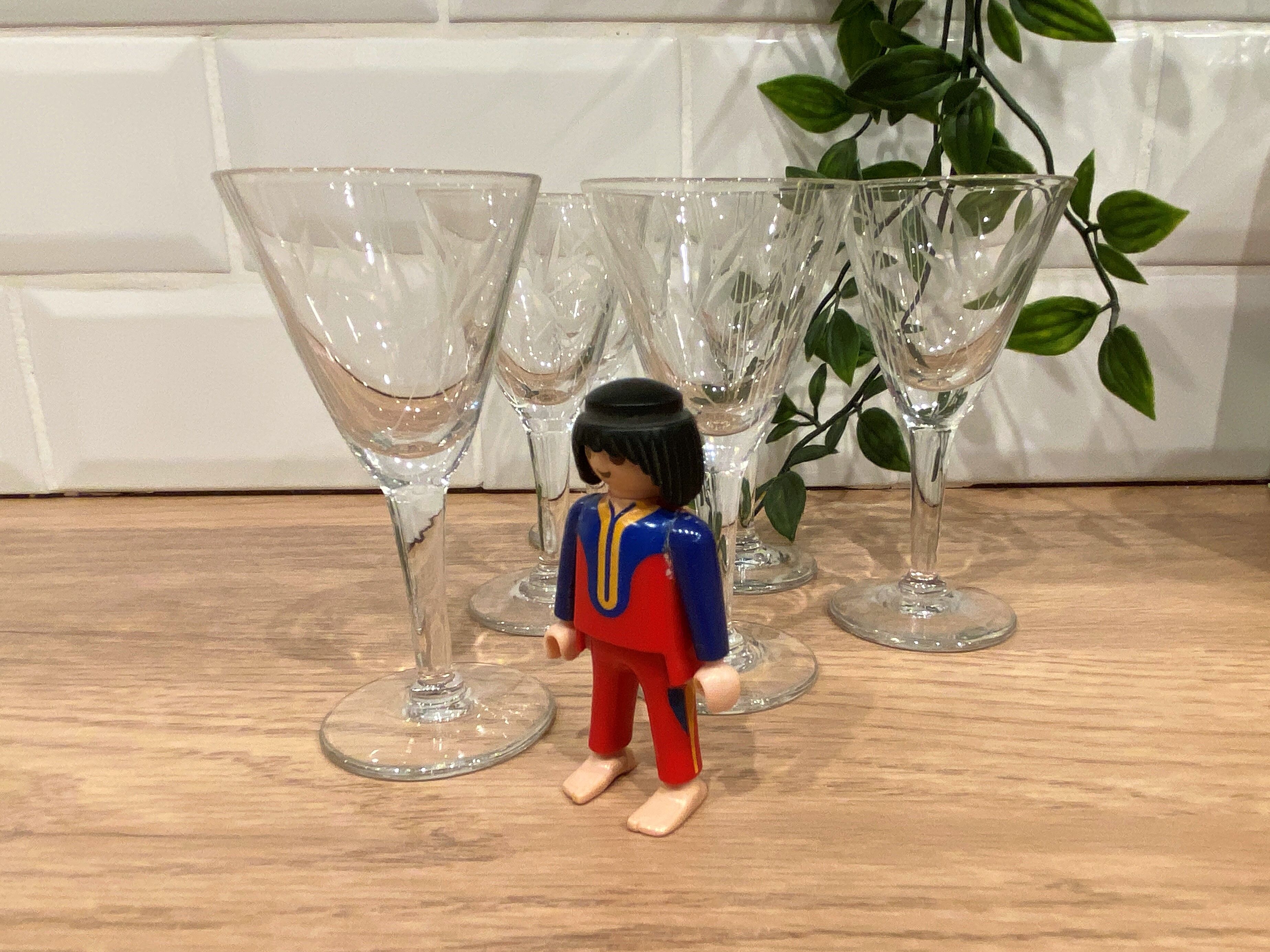 Set of 6 engraved glass liquor glasses