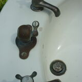 Art Deco washbasin of the Parisian palace Le Lutécia