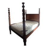 Authentic colonial bed