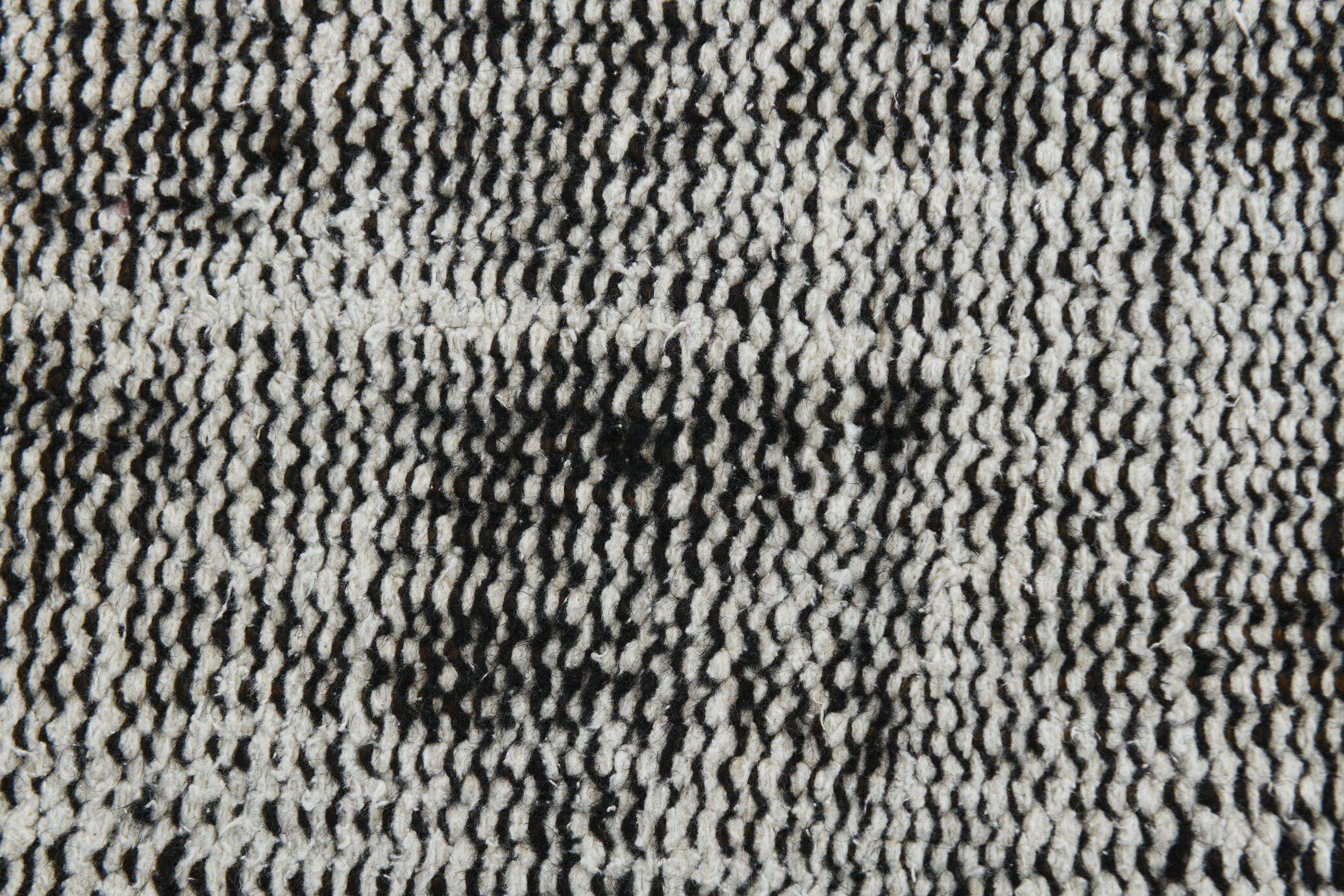 7x9 distressed black vintage rug, 205x292cm
