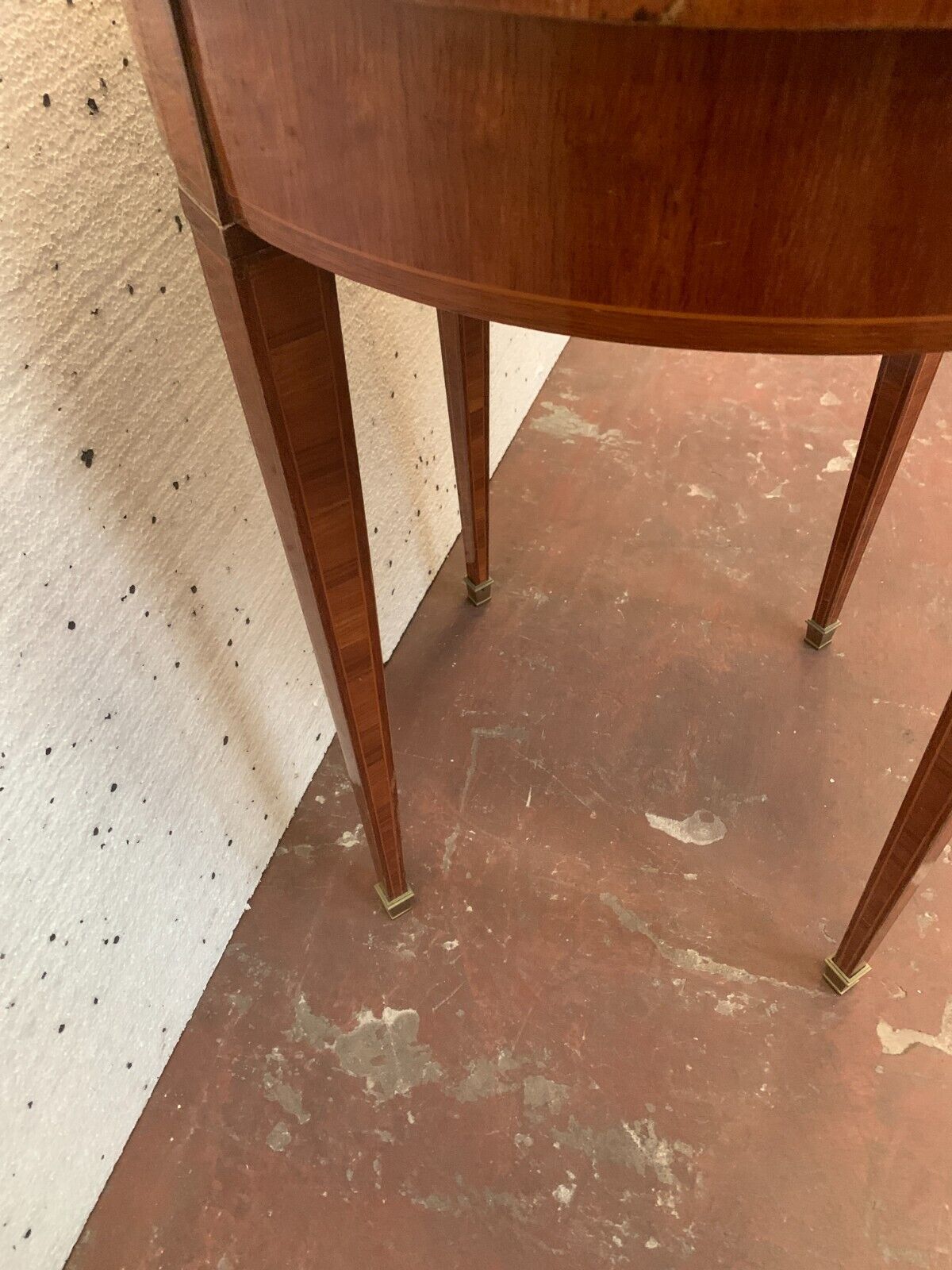 Louis XVI style pedestal table in rosewood veneer XX century