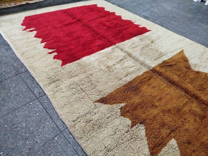 Moroccan Berber rug 300 × 200 cm – ecru, red and brown, graphic pattern