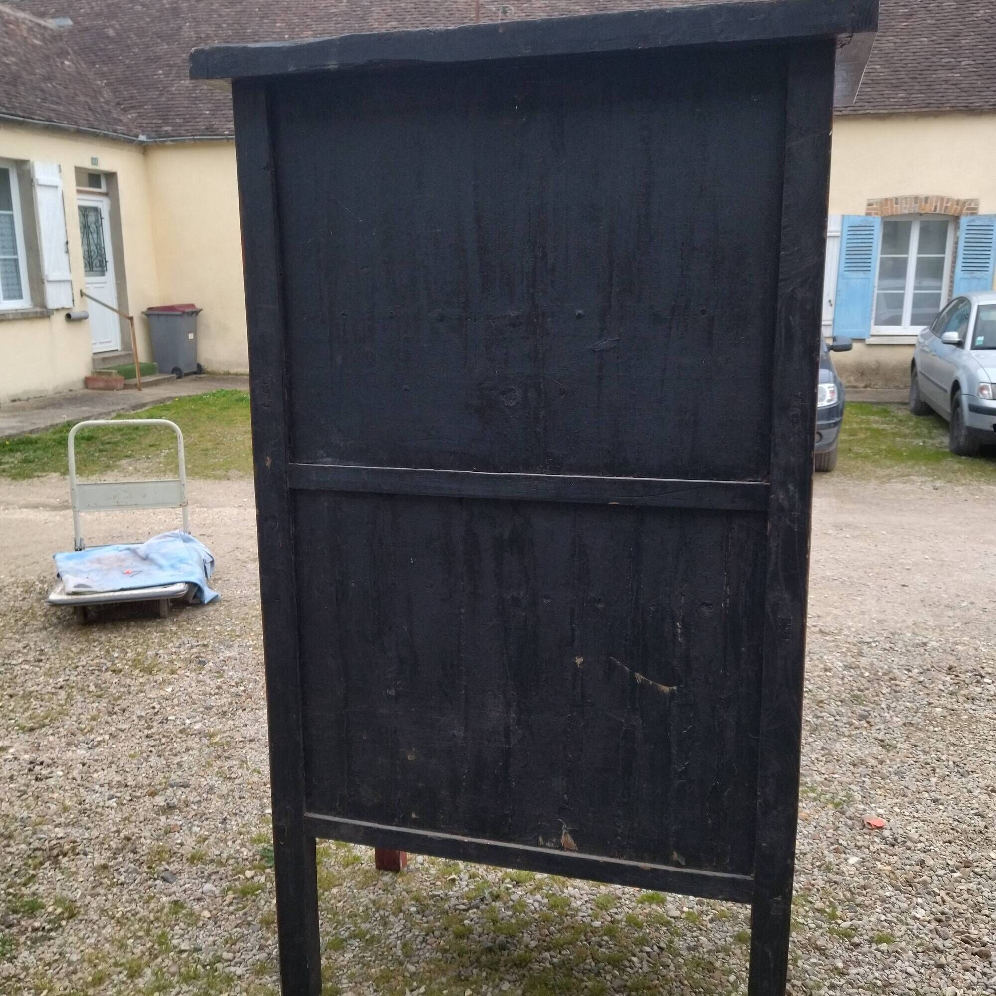 Lacquered cabinet China 50