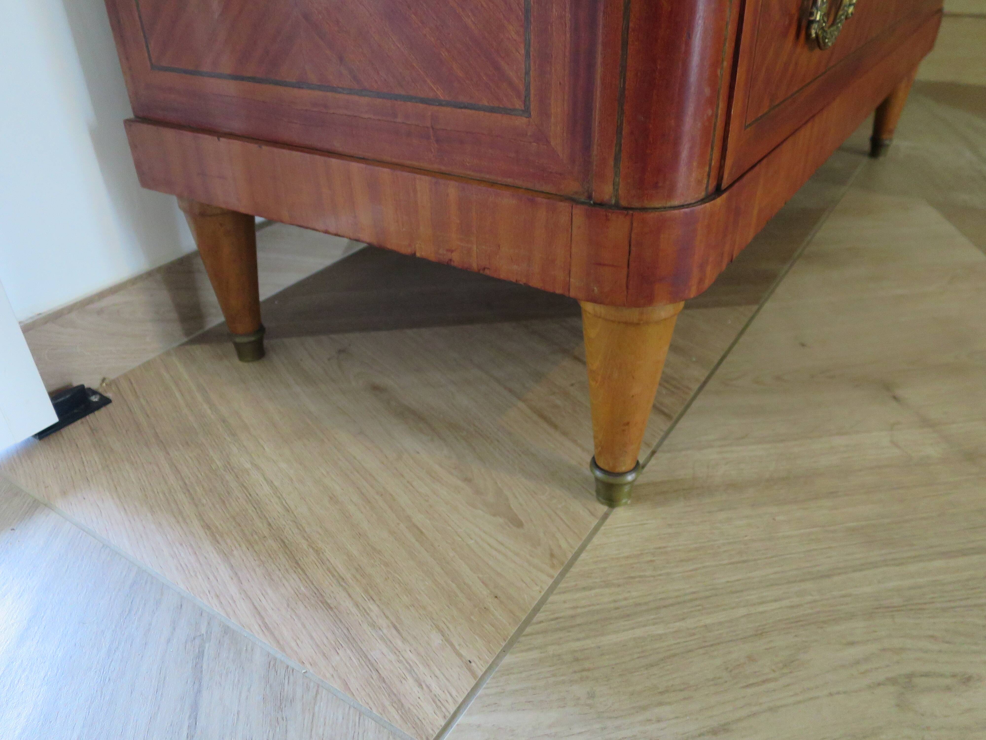 Louis XVI chest of drawers - Bronze - Butterfly wood veneer marquetry - 1930