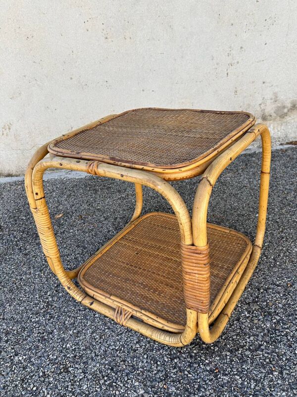 Table basse en rotin cube